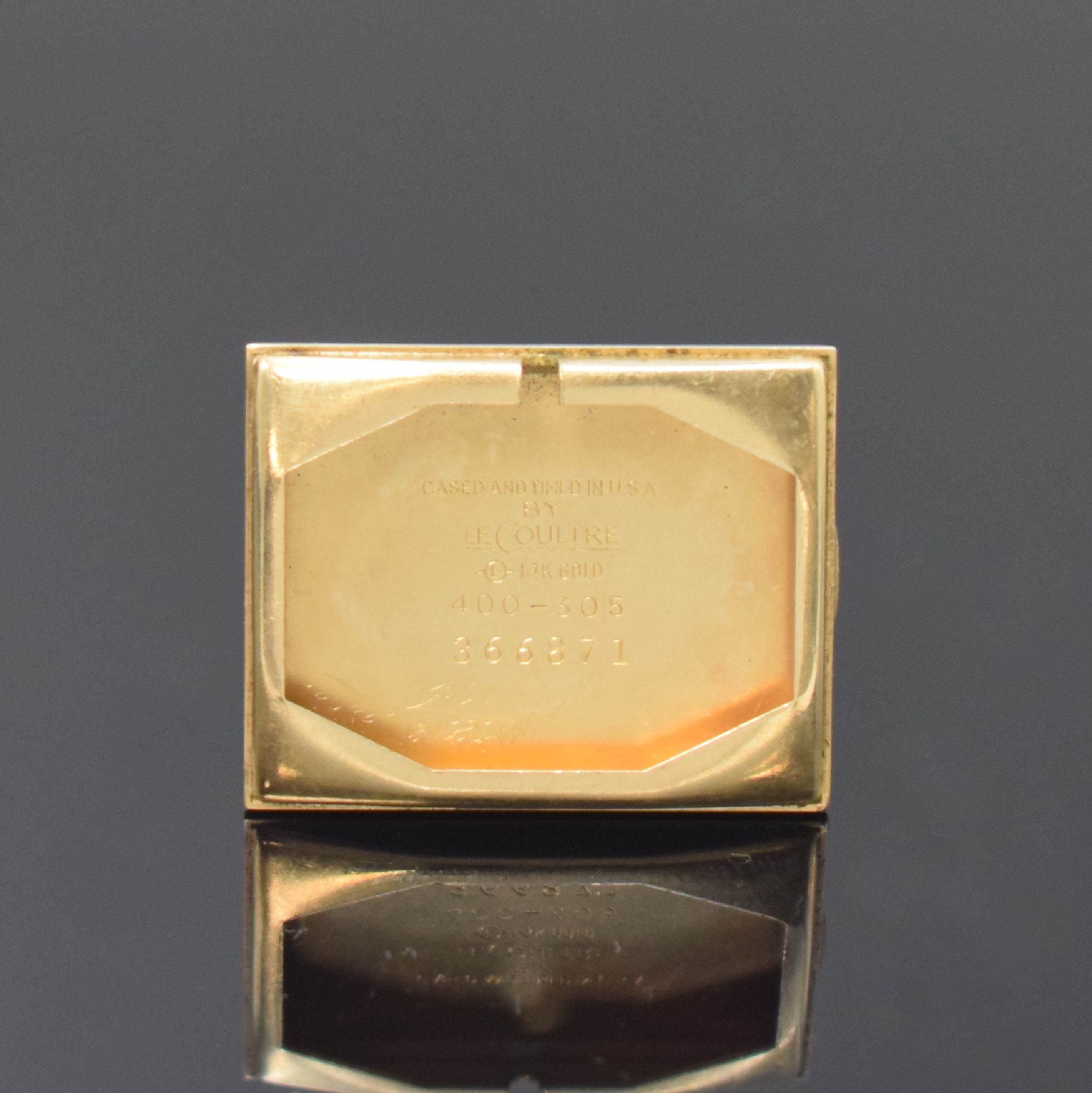 Detail e: Le COULTRE rechteckige Armbanduhr in 14k goldfilled, Schweiz / USA um 1950, Handaufzug, 2-tlg. Geh., Boden aufgedr., silb. Zifferbl. rest., gold. ...