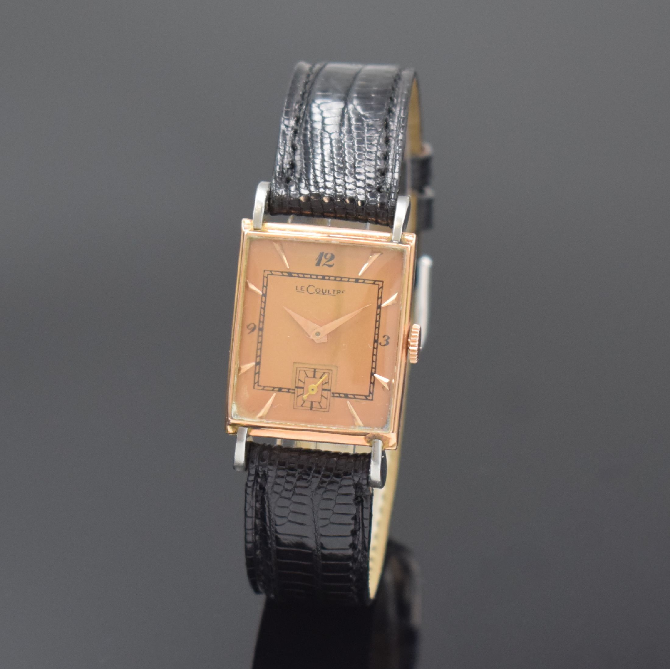 Le COULTRE rechteckige Armbanduhr in Stahl/ Rotgold, Schweiz um 1940, Handaufzug, 2-tlg. Geh., Boden aufgedr., rotgold. Zifferbl. rest., aufges. ...