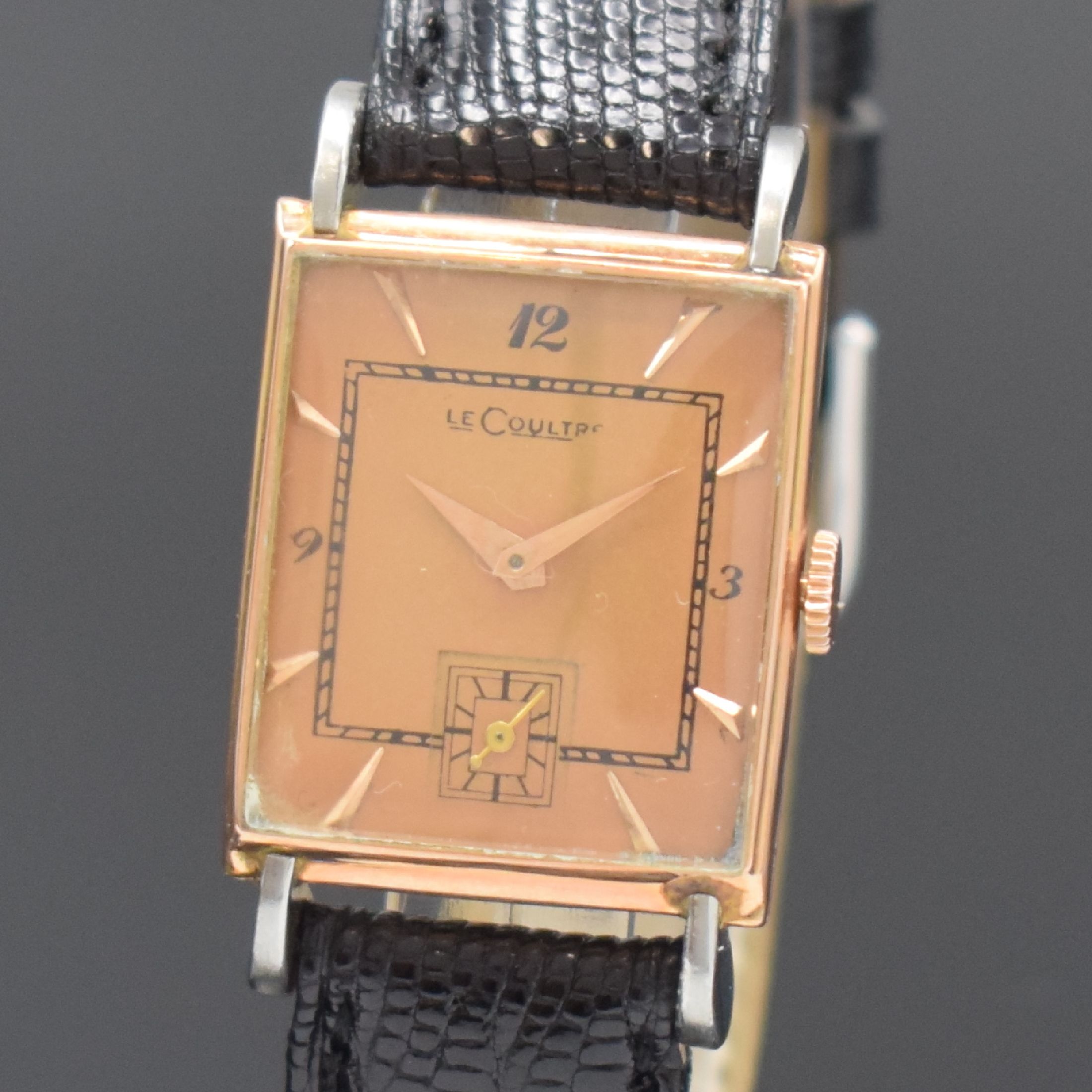 Detail a: Le COULTRE rechteckige Armbanduhr in Stahl/ Rotgold, Schweiz um 1940, Handaufzug, 2-tlg. Geh., Boden aufgedr., rotgold. Zifferbl. rest., aufges. ...