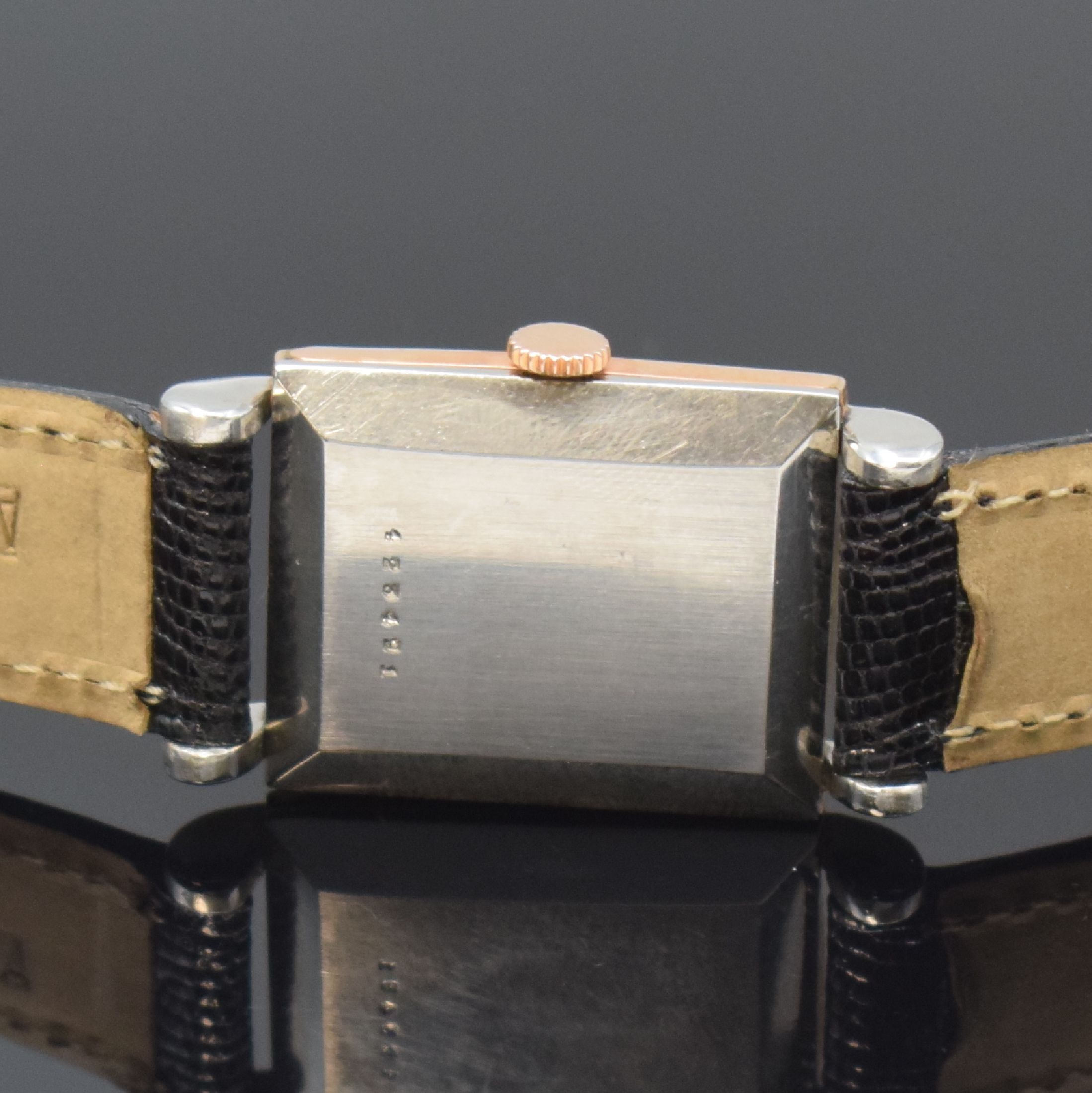 Detail c: Le COULTRE rechteckige Armbanduhr in Stahl/ Rotgold, Schweiz um 1940, Handaufzug, 2-tlg. Geh., Boden aufgedr., rotgold. Zifferbl. rest., aufges. ...