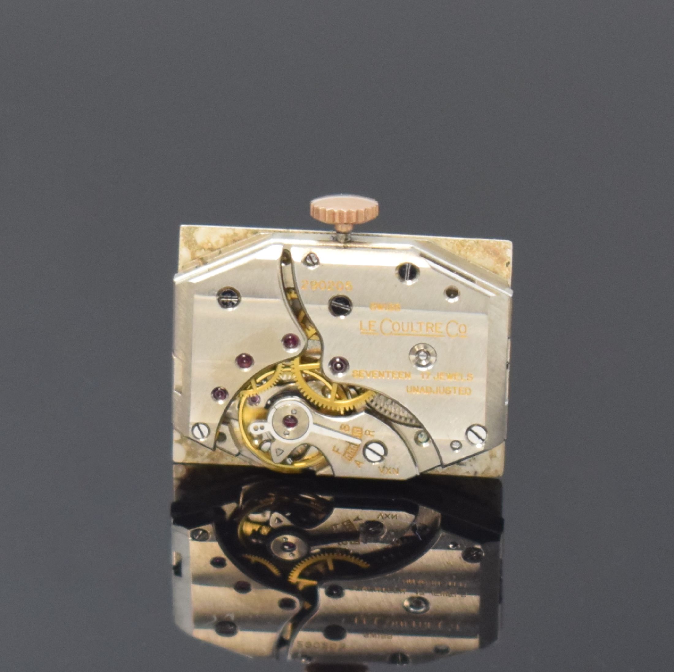 Detail d: LeCoultre rechteckige Armbanduhr in 14k Gelbgold, Schweiz / USA um 1940, Handaufzug, 2-tlg. Geh. m. verd. Anstößen, Boden aufgedr., silb. ...