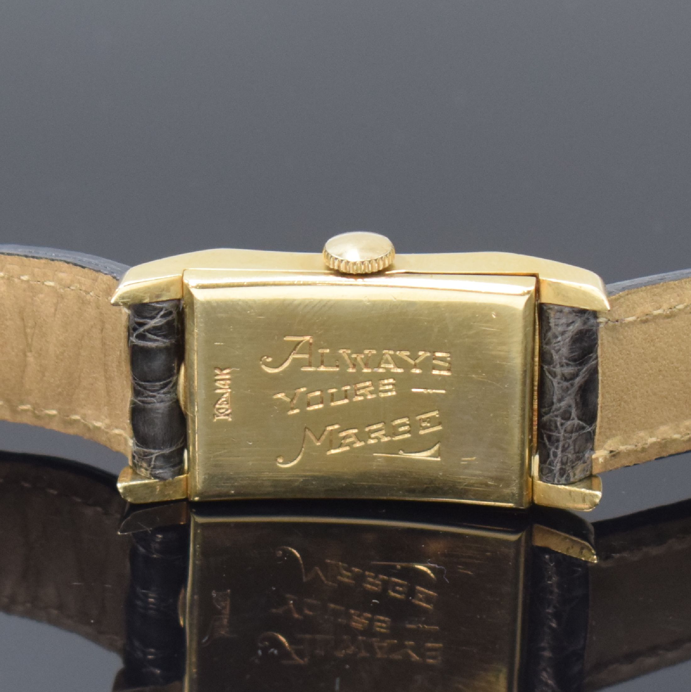 Detail c: Le COULTRE rechteckige Armbanduhr in GG 585/000, Schweiz um 1945, Handaufzug, 2-tlg. Geh., Boden m. Widmungsgrav. aufgedr., silb. Zifferbl. rest., ...