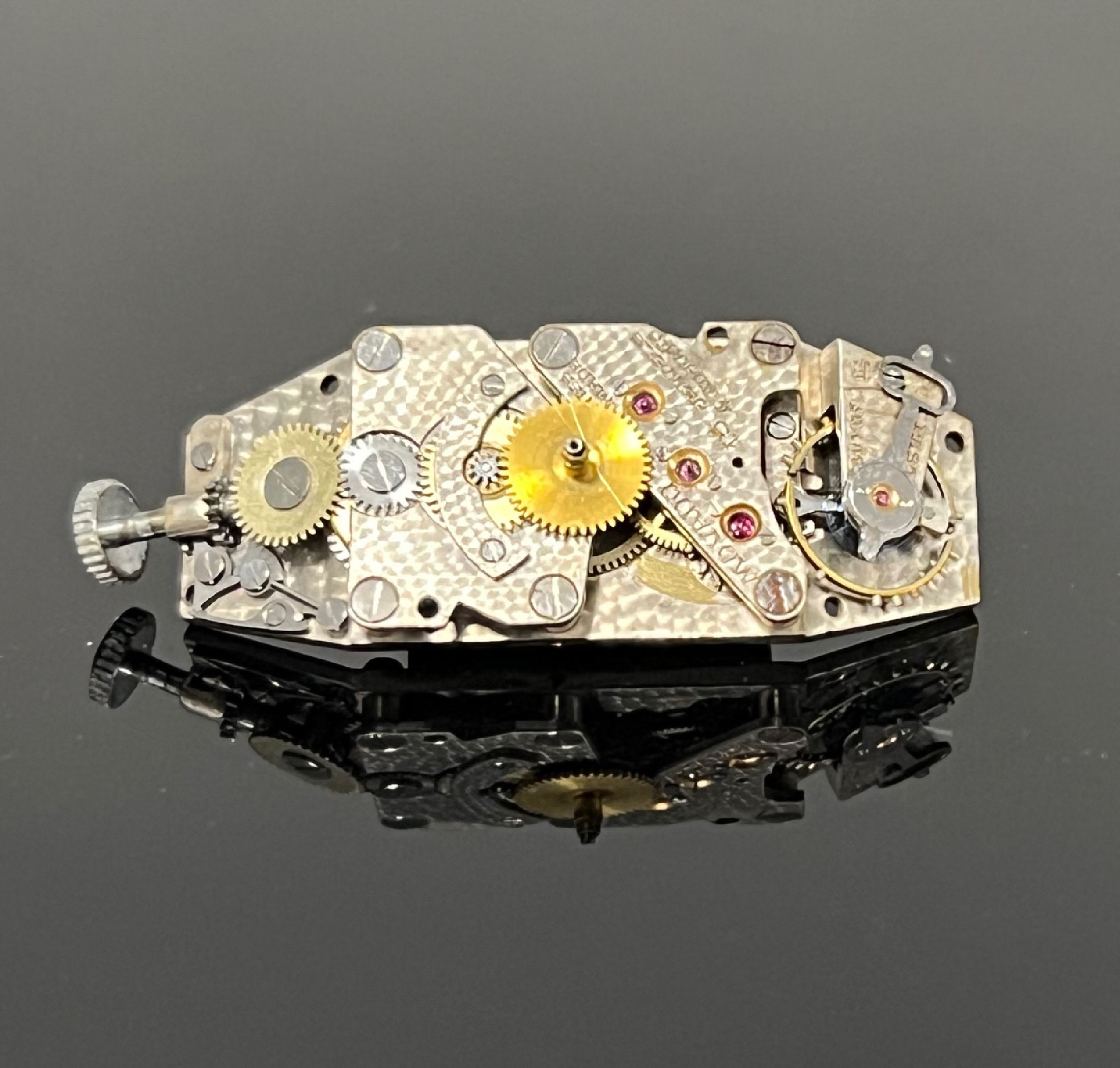 Detail f: MOVADO Polyplan Referenz 4009 seltene, große rechteckige Armbanduhr in WG 750/000, Schweiz um 1915, Handaufzug, stark gebogenes Scharniergeh., silb. ...