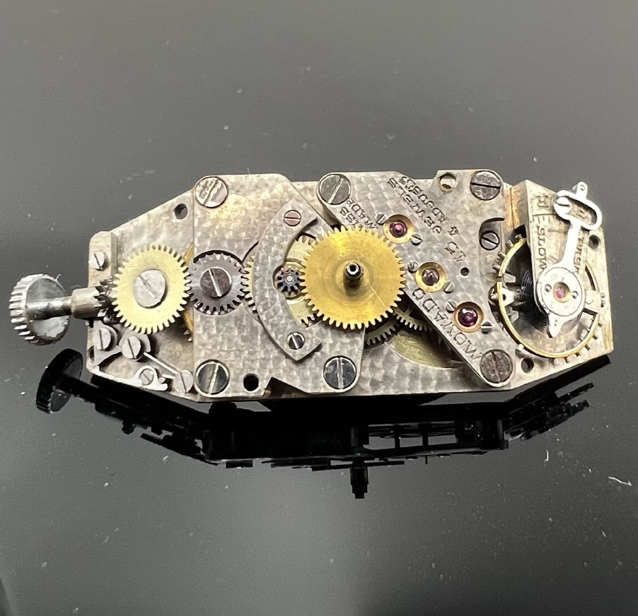 Detail g: MOVADO Polyplan Referenz 4009 seltene, große rechteckige Armbanduhr in WG 750/000, Schweiz um 1915, Handaufzug, stark gebogenes Scharniergeh., silb. ...