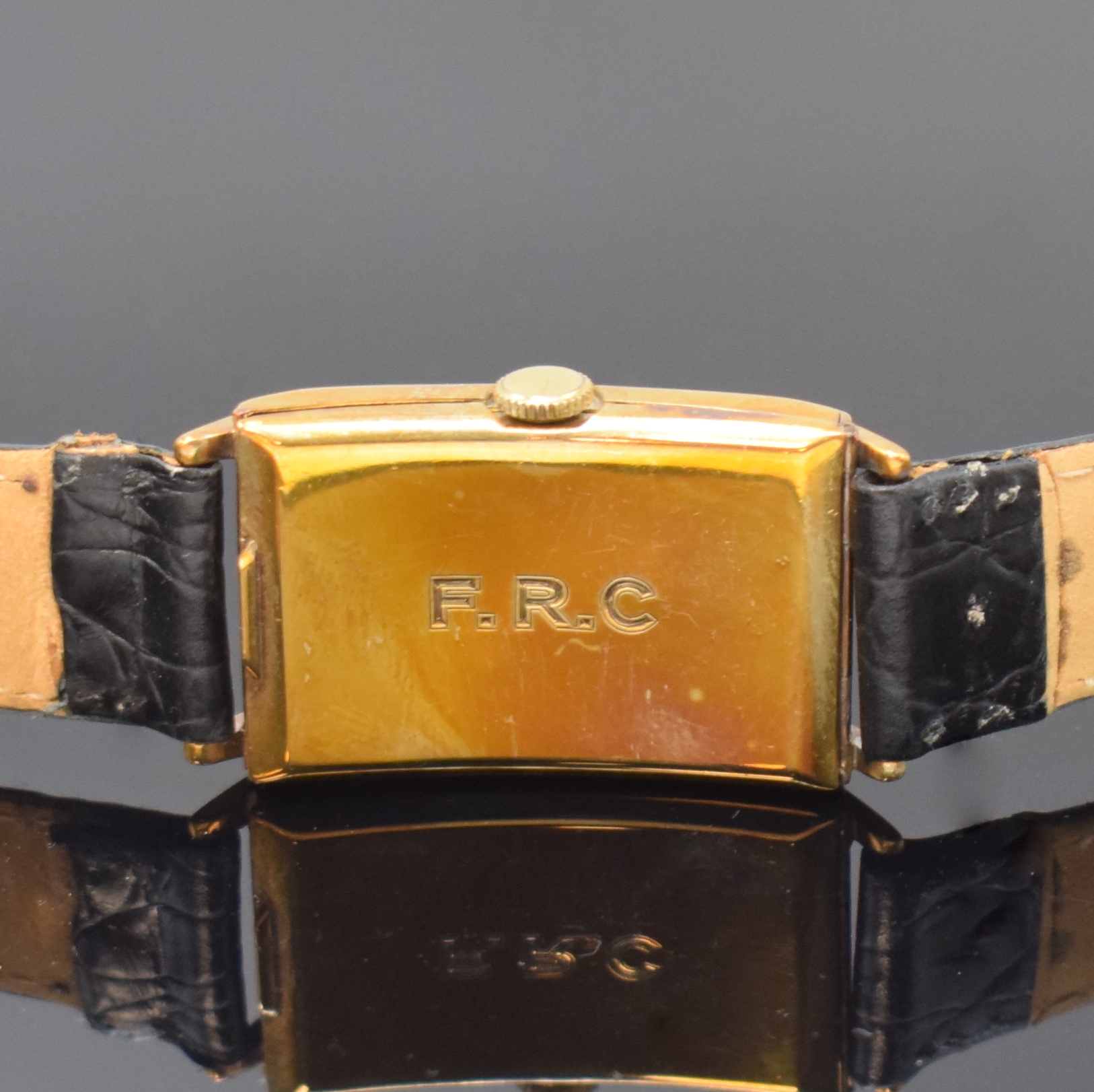 Detail c: MOVADO rechteckige Armbanduhr Referenz 91813 in GG 375/000, Schweiz f. England um 1935, Handaufzug, Scharniergeh. m. Monogramm-Grav., silb. Zifferbl. ...