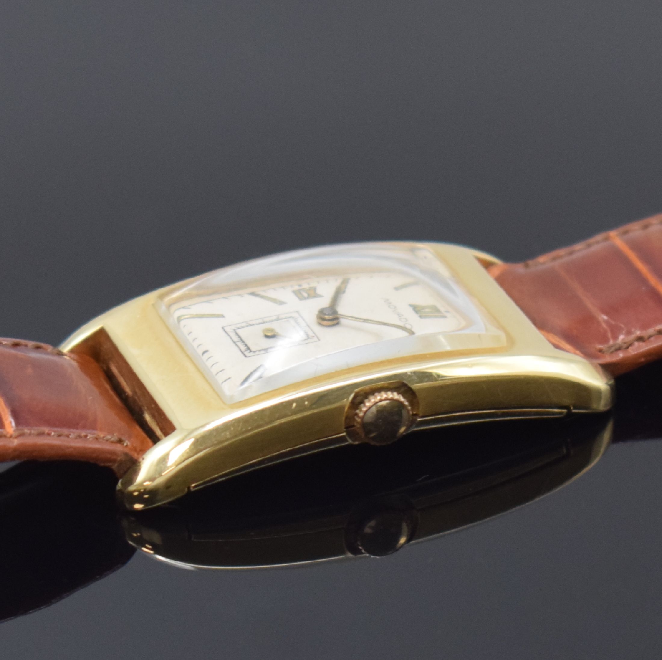 Detail b: MOVADO rechteckige Armbanduhr Referenz 41819 in GG 585/000, Schweiz / USA um 1935, Handaufzug, 2-tlg. USA-Geh., Boden aufgedr., silb. Zifferbl. ...
