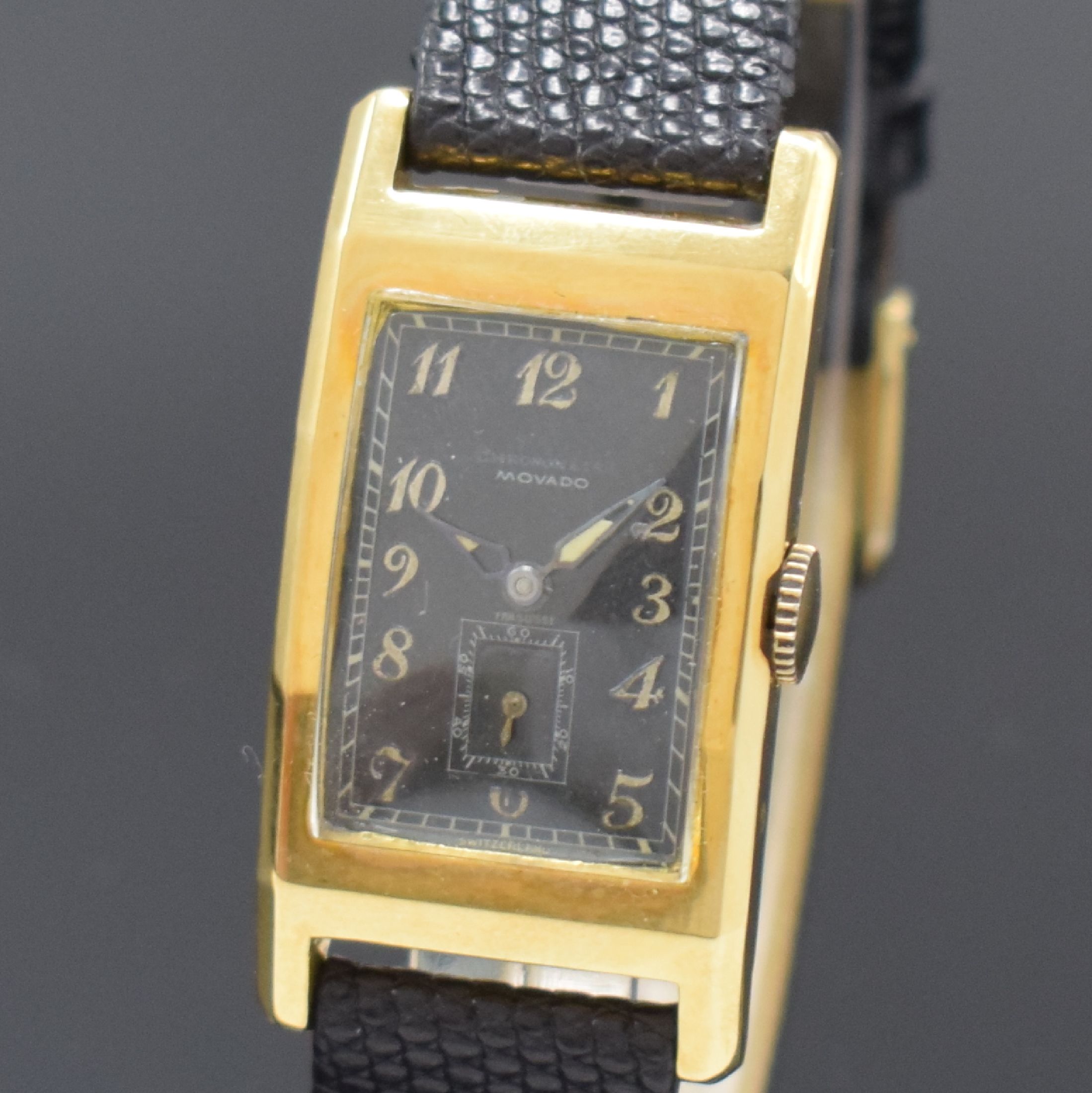 Detail a: MOVADO Chronometre rechteckige Armbanduhr Referenz 1808 in GG 750/000, Schweiz um 1935, Handaufzug, Scharniergeh., Scharnier zu rep., schwarzes ...