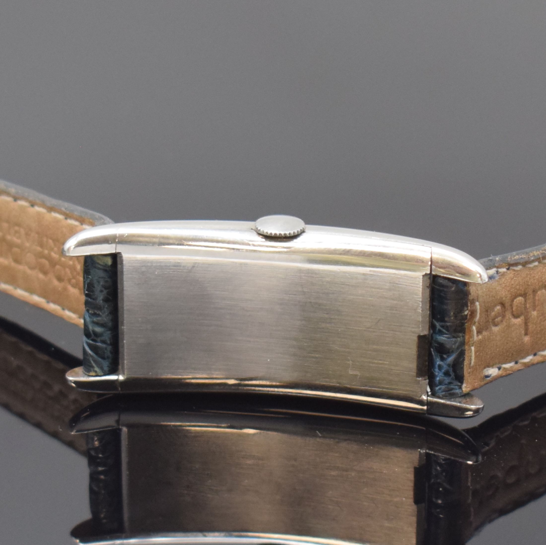 Detail c: MOVADO "Banana" stark gebogene Armbanduhr Referenz 12206 in Stahl, Schweiz um 1938, Handaufzug, 2-tlg. Geh., Boden aufgedr., silb. ...