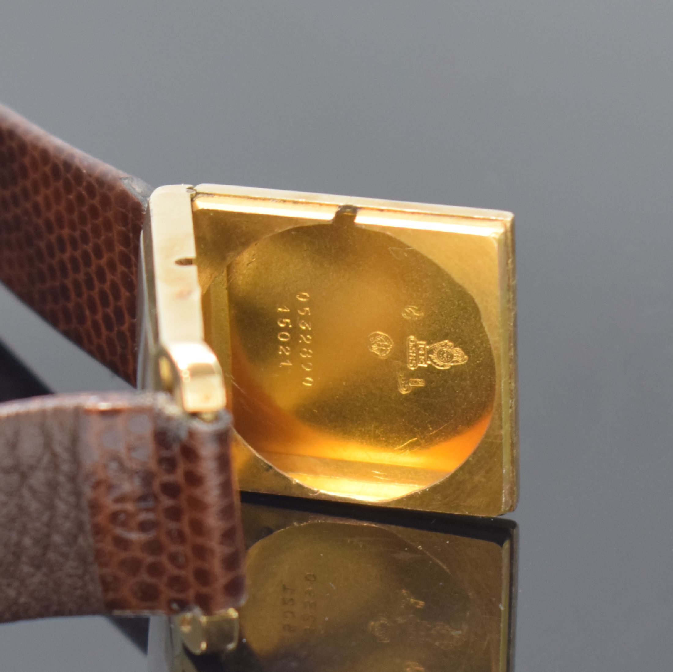 Detail d: MOVADO Chronometre frühe, quadratische Armbanduhr Referenz 45021 in GG 585/000, Schweiz um 1925, Handaufzug, Scharniergeh. m. ausgefallenen ...