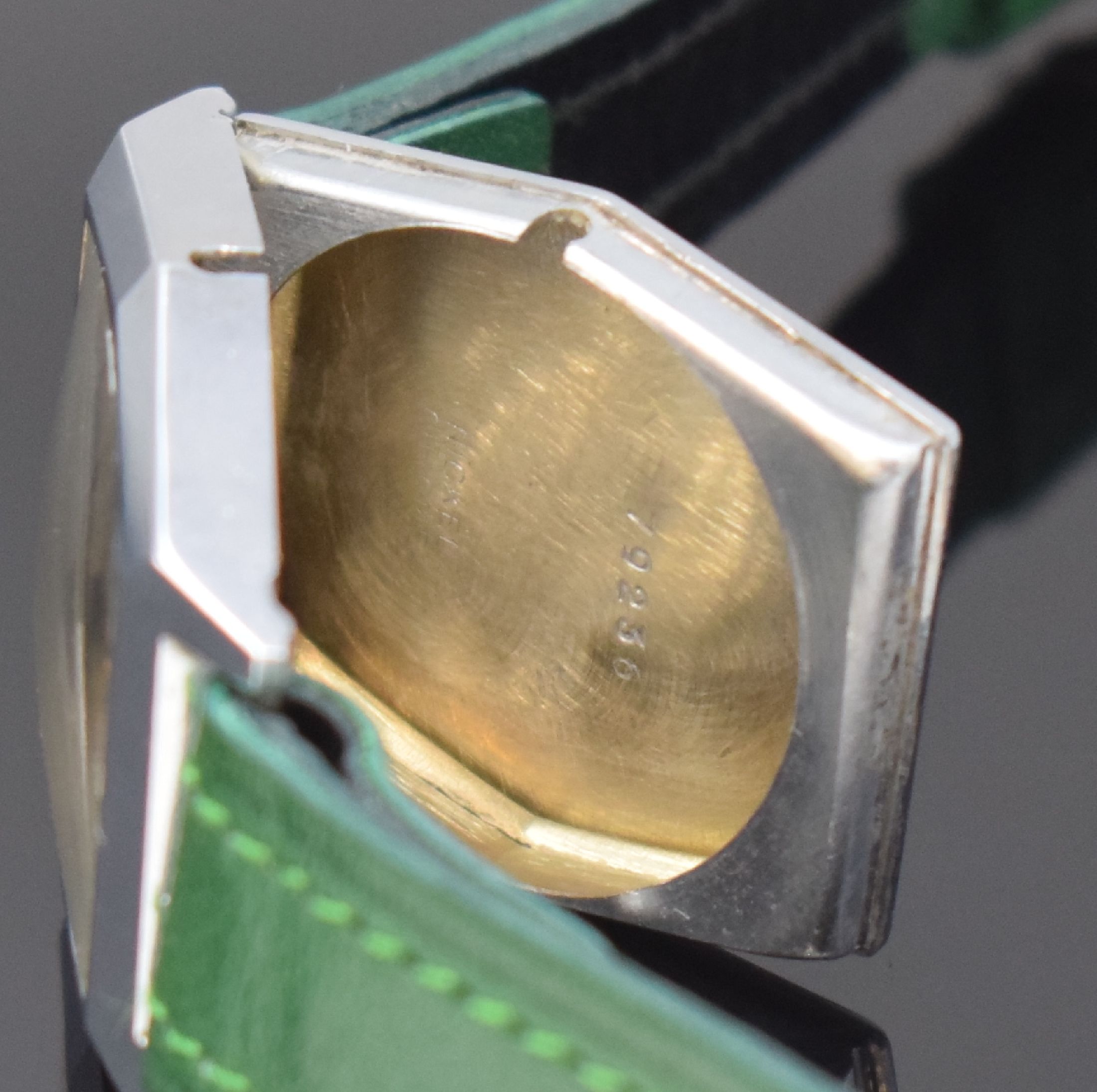 Detail k: PONTIAC 2 verchromte Armbanduhren, Schweiz um 1940, Handaufzug, tonneau-förm. Geh., 1 x Scharniergeh., silb. Zifferbl., 1 x aufgedr. Stahlboden, ...