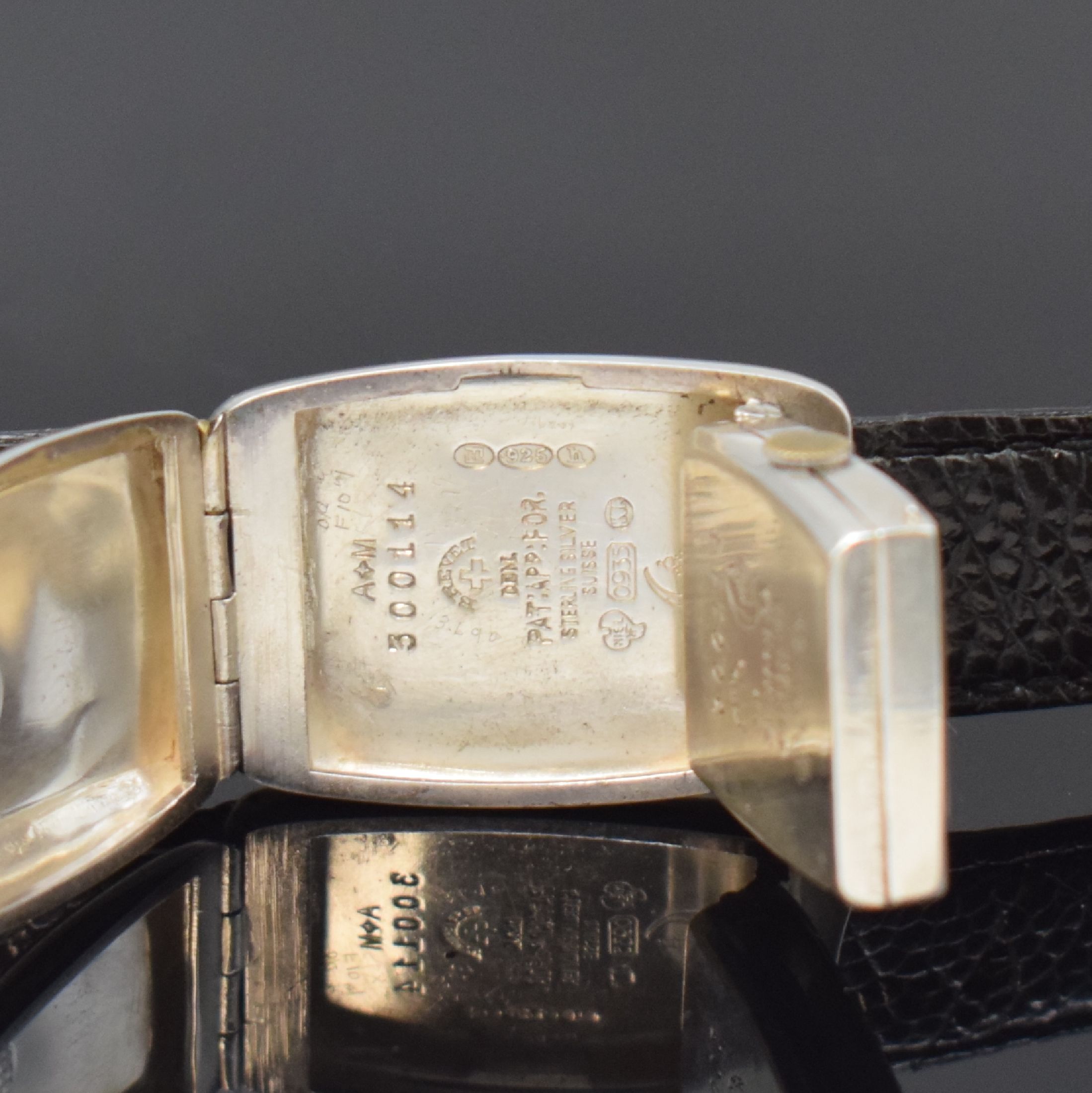 Detail d: ROBINSON & Co / TEXA ausgefallene Savonette- Armbanduhr in Sterlingsilber, Schweiz um 1935, Handaufzug, tonneau-förm. Doppel- Scharniergeh., im ...