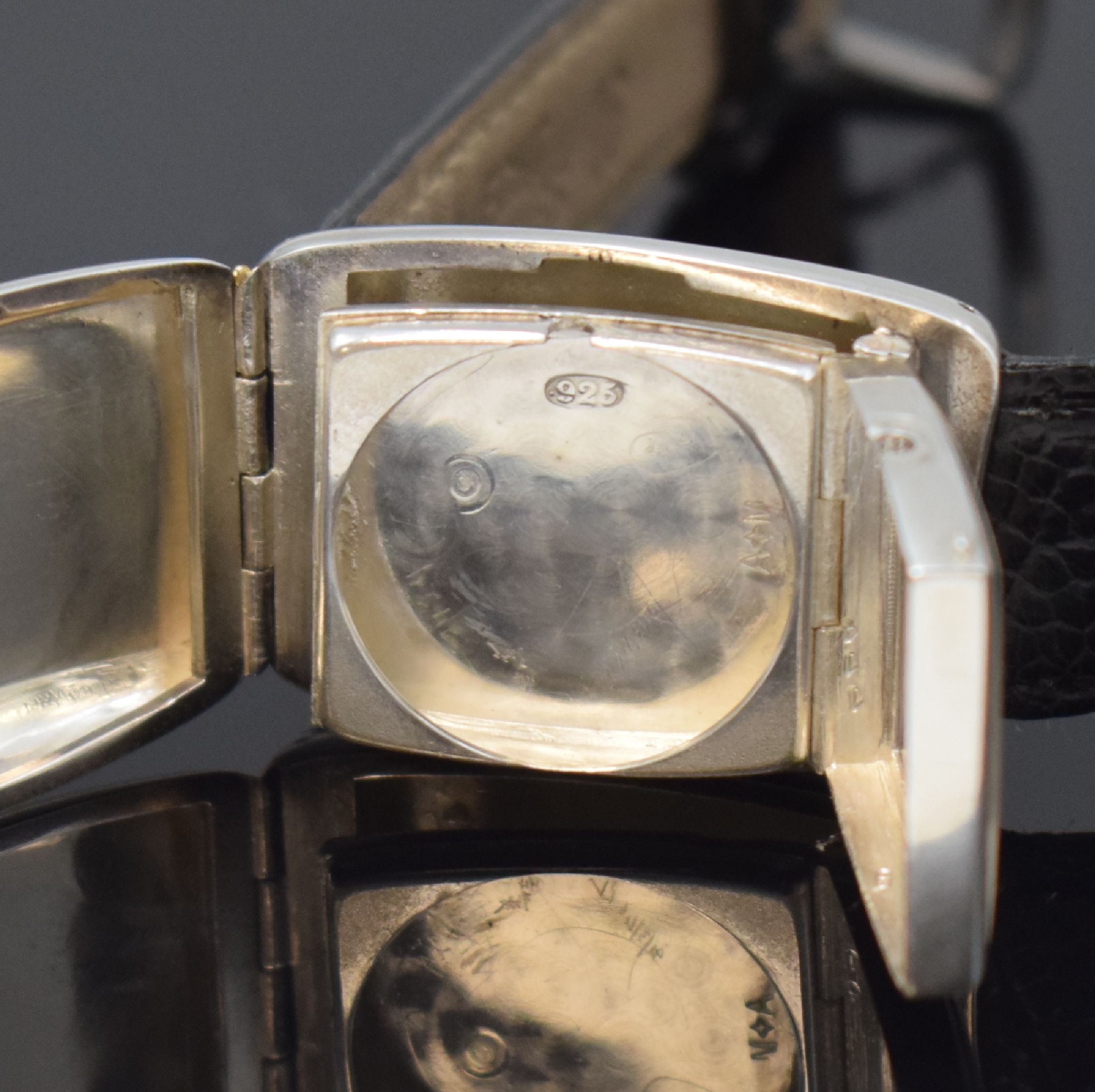 Detail f: ROBINSON & Co / TEXA ausgefallene Savonette- Armbanduhr in Sterlingsilber, Schweiz um 1935, Handaufzug, tonneau-förm. Doppel- Scharniergeh., im ...
