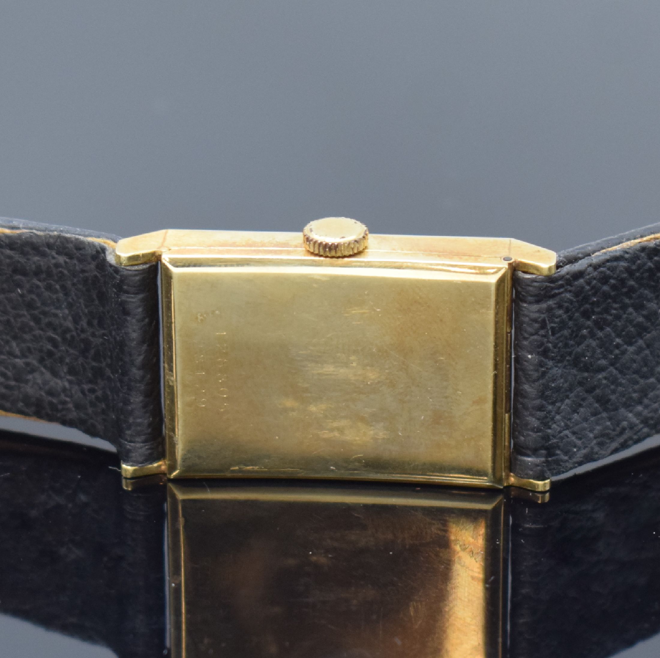 Detail c: STOWA Extra rechteckige Armbanduhr in GG 585/000, Deutschland / Schweiz um 1935, Handaufzug, Scharniergeh., schwarzes Glanz- Zifferbl., gold. röm. ...