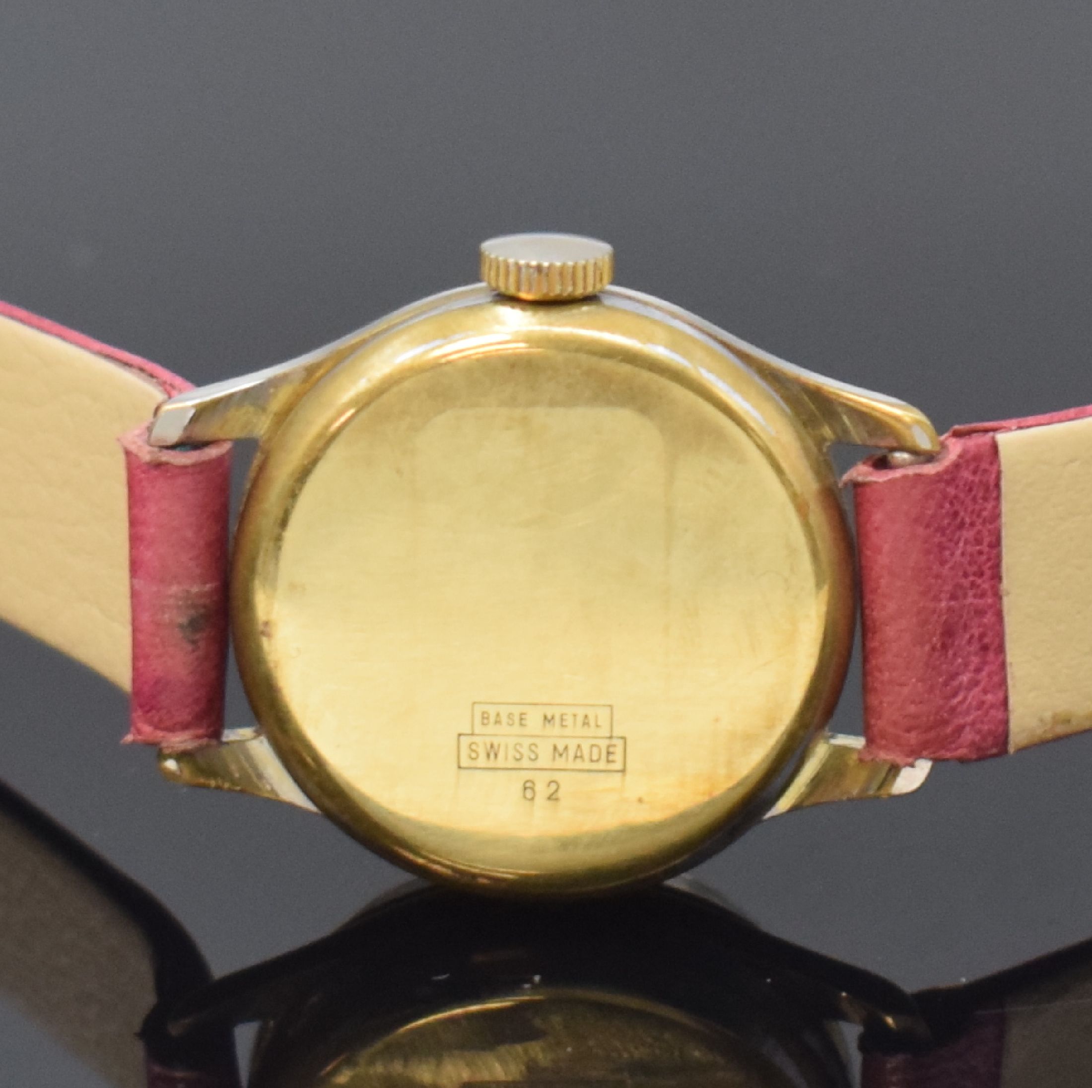 Detail c: WALT-DISNEY-PRODUCTIONS 2 Armbanduhren, USA / Schweiz um 1940 / 1960, Handaufzug, Metallgeh. m. aufgedr. Boden, 1 x US-TIME tonneauförm., verg., ...