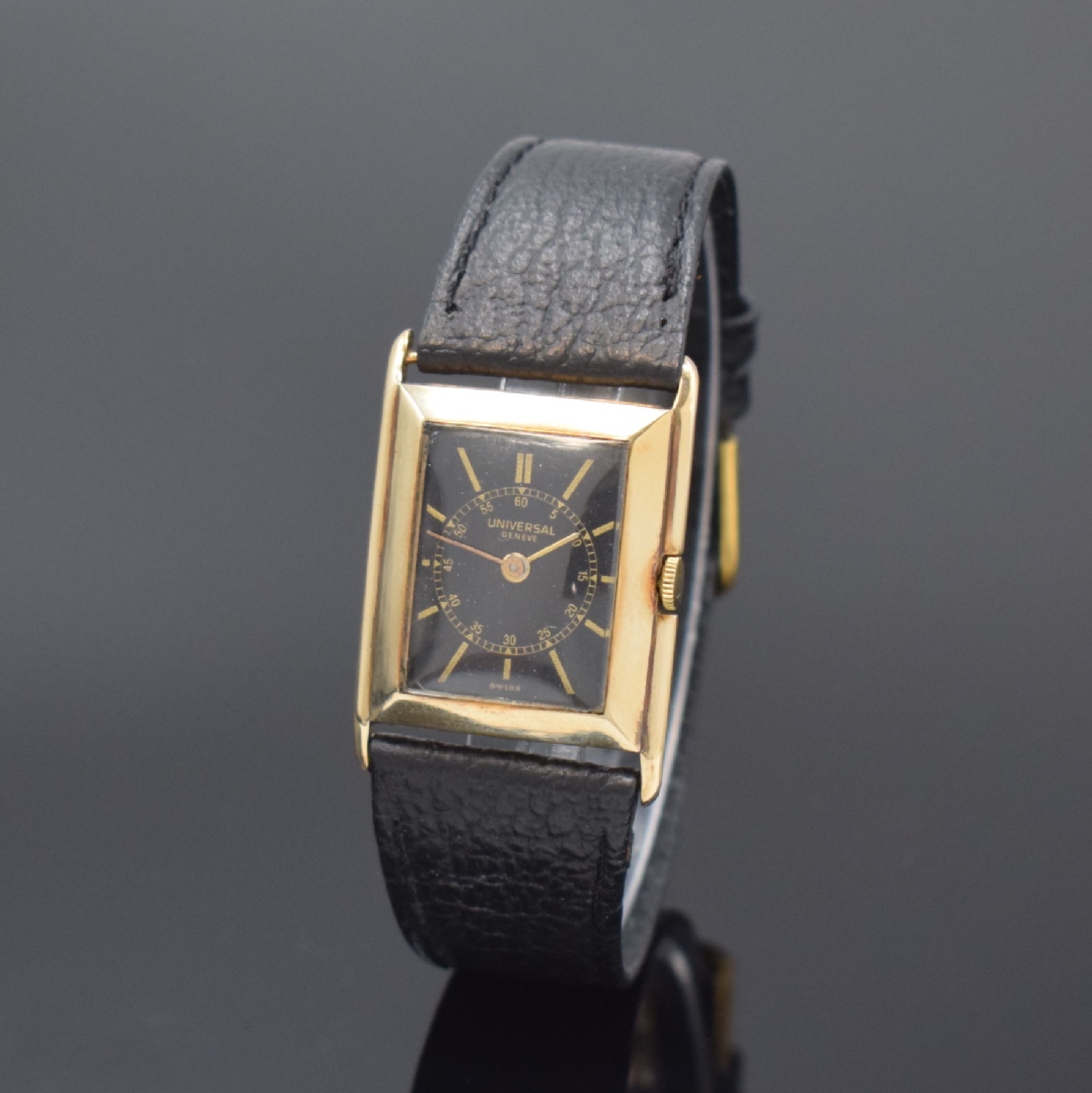 UNIVERSAL GENEVE rechteckige Armbanduhr in GG 375/000, Schweiz / England um 1935, Handaufzug, 2-tlg. Geh., Boden aufgedr., schwarzes Zifferbl. rest., ...