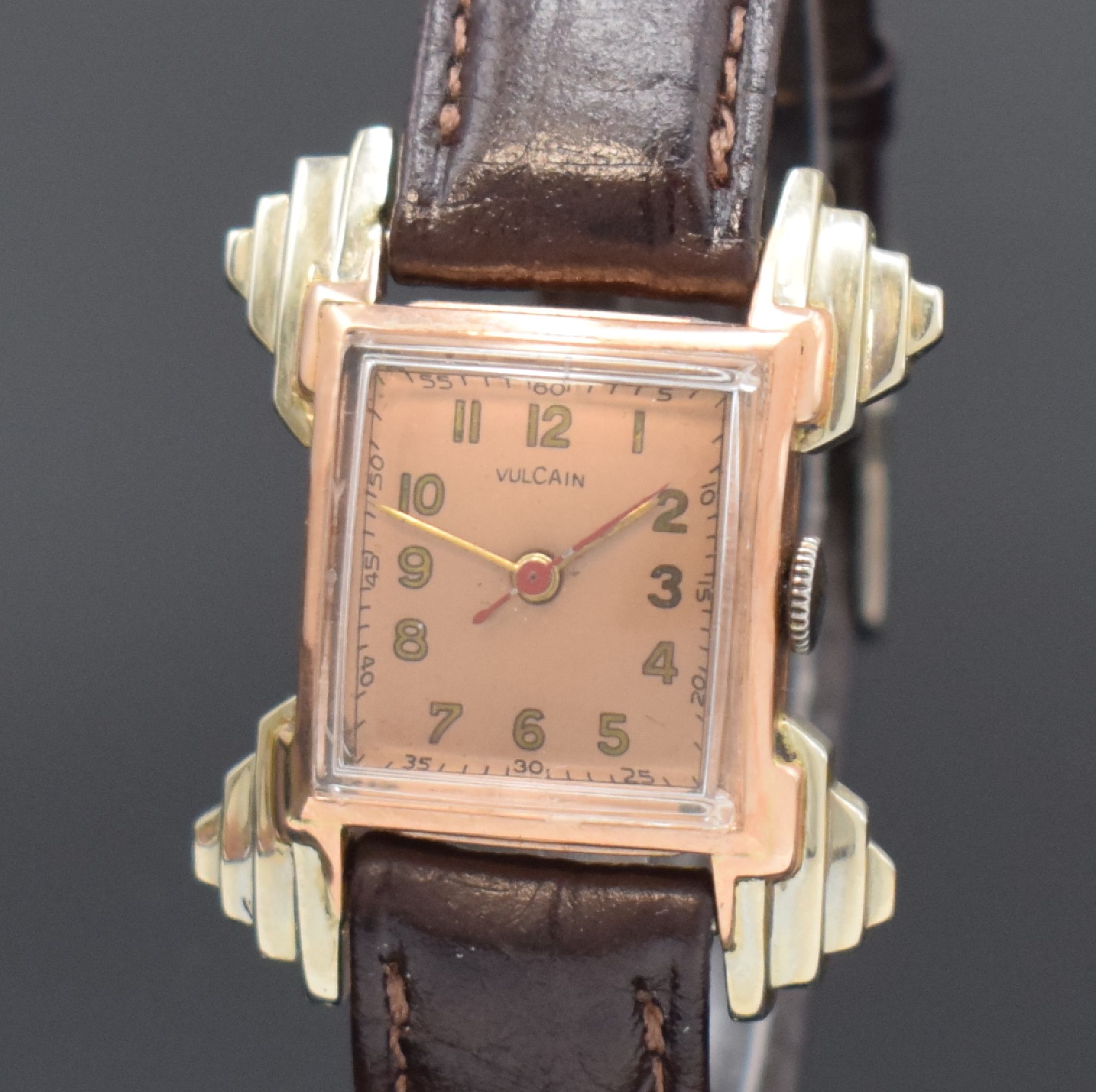 Detail a: VULCAIN ausgefallene rechteckige Armbanduhr in 14k Weißgold/Rotgold, Schweiz / USA um 1940, Handaufzug, 2-tlg. Geh. m. Pyramiden- artig gestuften ...