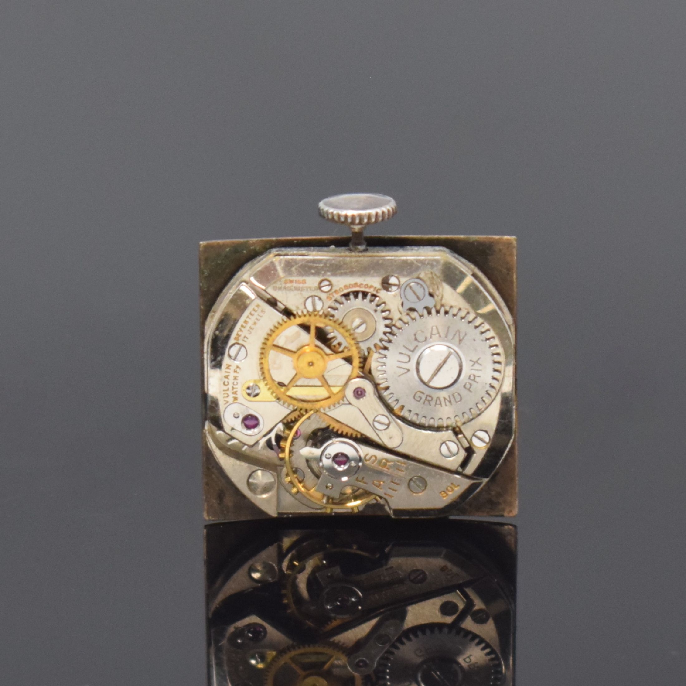 Detail d: VULCAIN ausgefallene rechteckige Armbanduhr in 14k Weißgold/Rotgold, Schweiz / USA um 1940, Handaufzug, 2-tlg. Geh. m. Pyramiden- artig gestuften ...