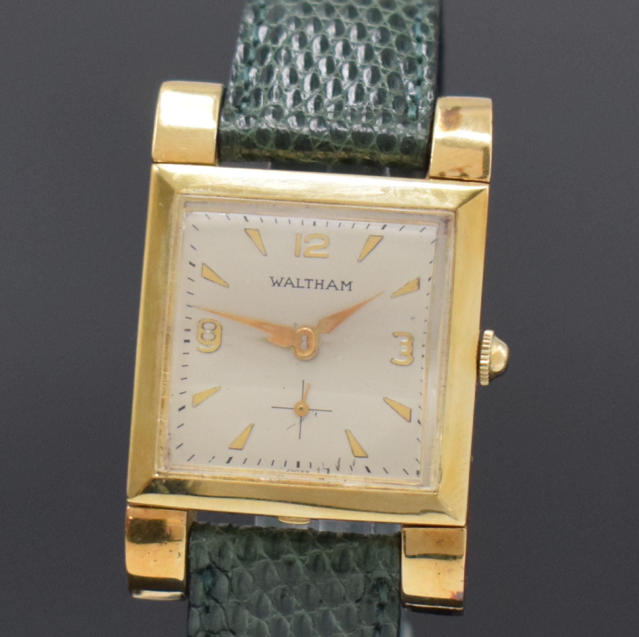 Detail a: WALTHAM große rechteckige Armbanduhr in GG 585/000, USA / Schweiz um 1955, Handaufzug, 2-tlg. Geh., Lünette aufgedr., silb. quadrat. Zifferbl. fl., ...