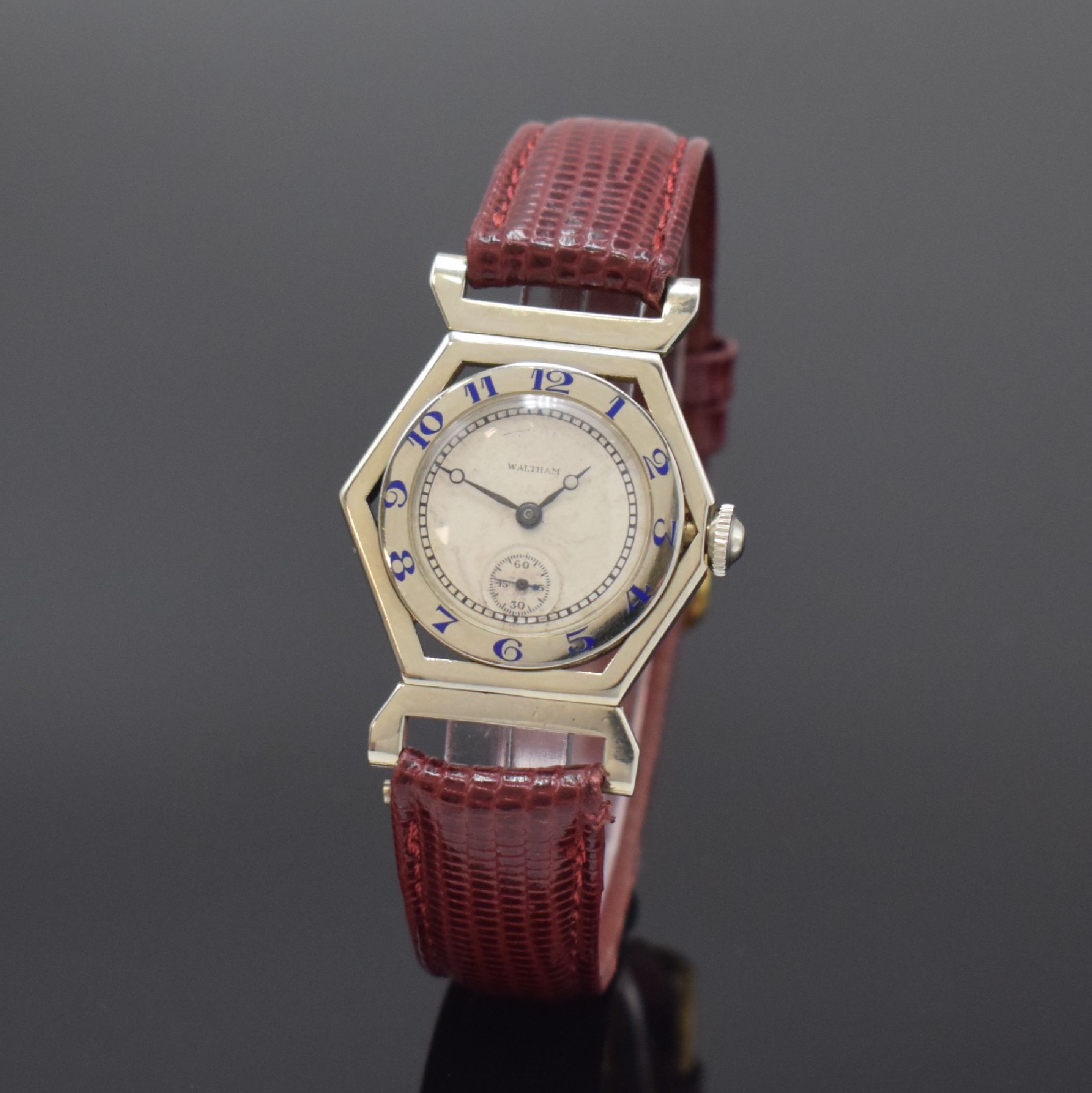 WALTHAM seltene 6-eckige Armbanduhr in WG 750/000, USA um 1930, 3-tlg. Geh., ausgestellte bewegl. Anstöße, Monogramm-Grav. auf aufgedr. Boden, ...