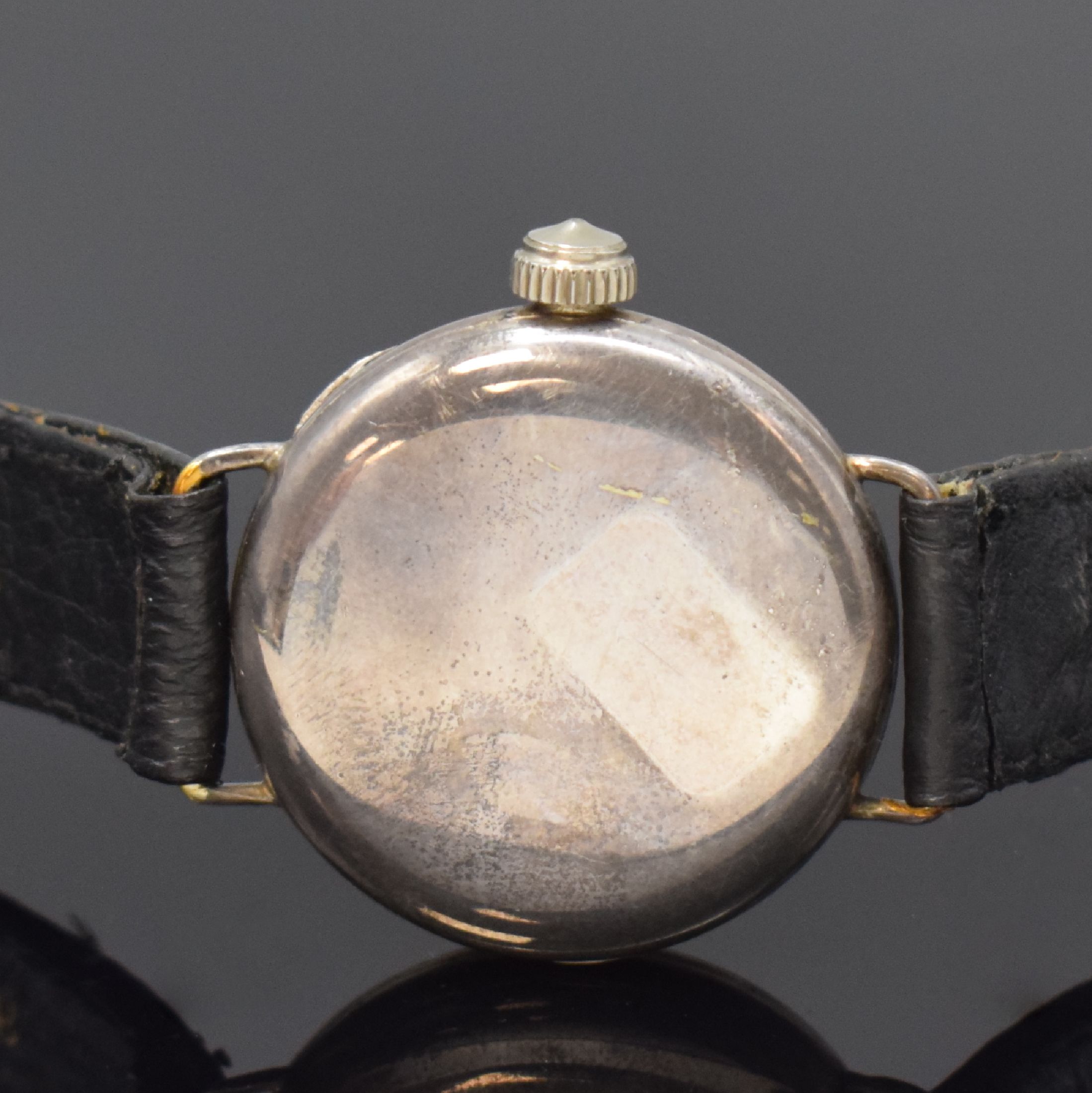 Detail c: WALTHAM seltene Schützengrabenuhr in Silber, USA um 1920, Handaufzug, glattes Geh. m. festen Drahtanstößen, Boden und radial durchbrochene ...