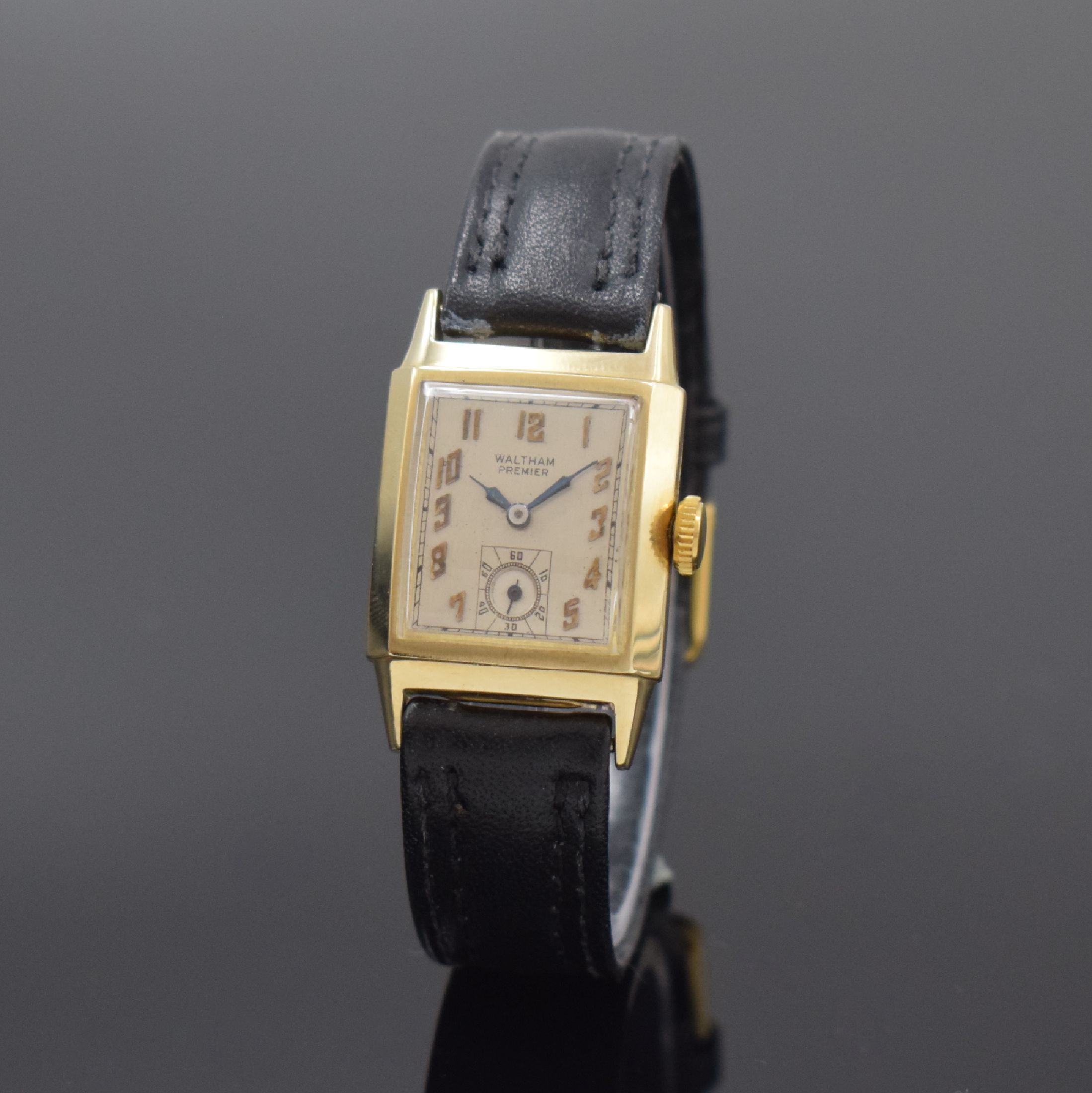 WALTHAM Premier rechteckige GG 585/000 Armbanduhr, USA um 1940, Handaufzug, 2-tlg. Geh., Boden aufgedr., silb. Zifferbl., aufges. gold. Zahlen, gebl. ...