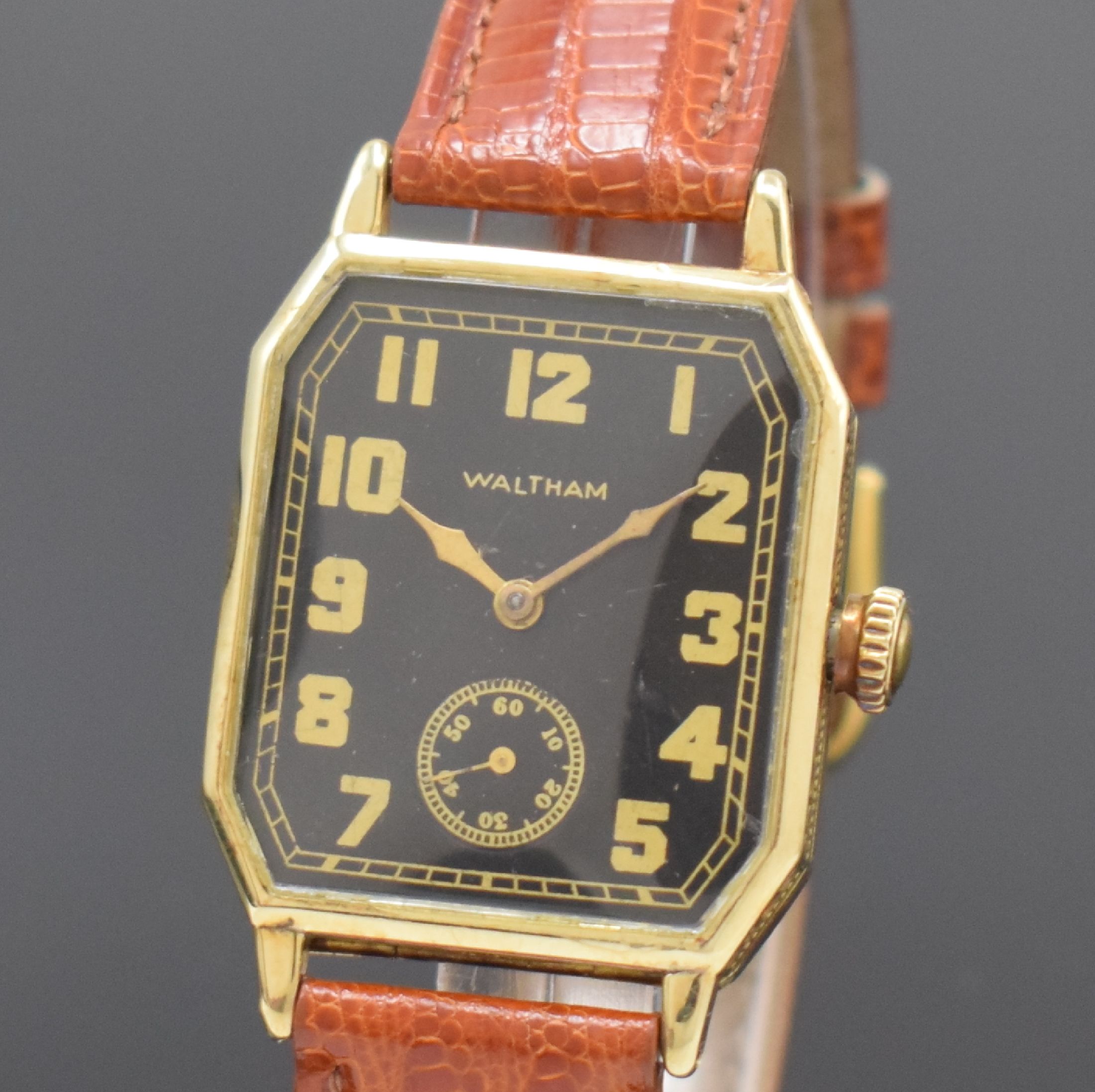 Detail a: WALTHAM frühe acht-eckige Armbanduhr in GG 585/000, USA um 1925, Handaufzug, Doppel- Scharniergeh., grav. Rand, schwarz. Zifferbl. rest., gold. ...