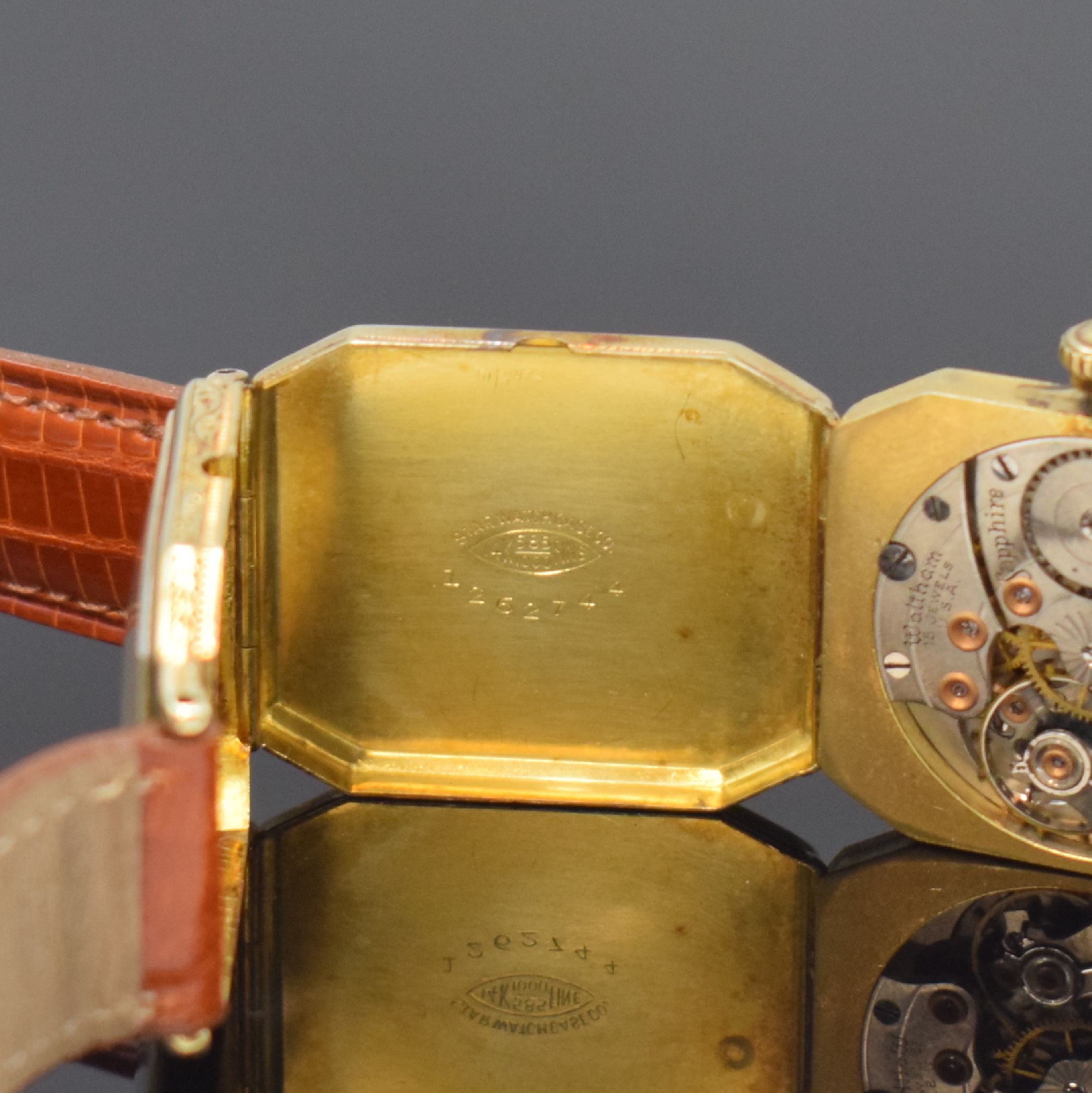 Detail d: WALTHAM frühe acht-eckige Armbanduhr in GG 585/000, USA um 1925, Handaufzug, Doppel- Scharniergeh., grav. Rand, schwarz. Zifferbl. rest., gold. ...