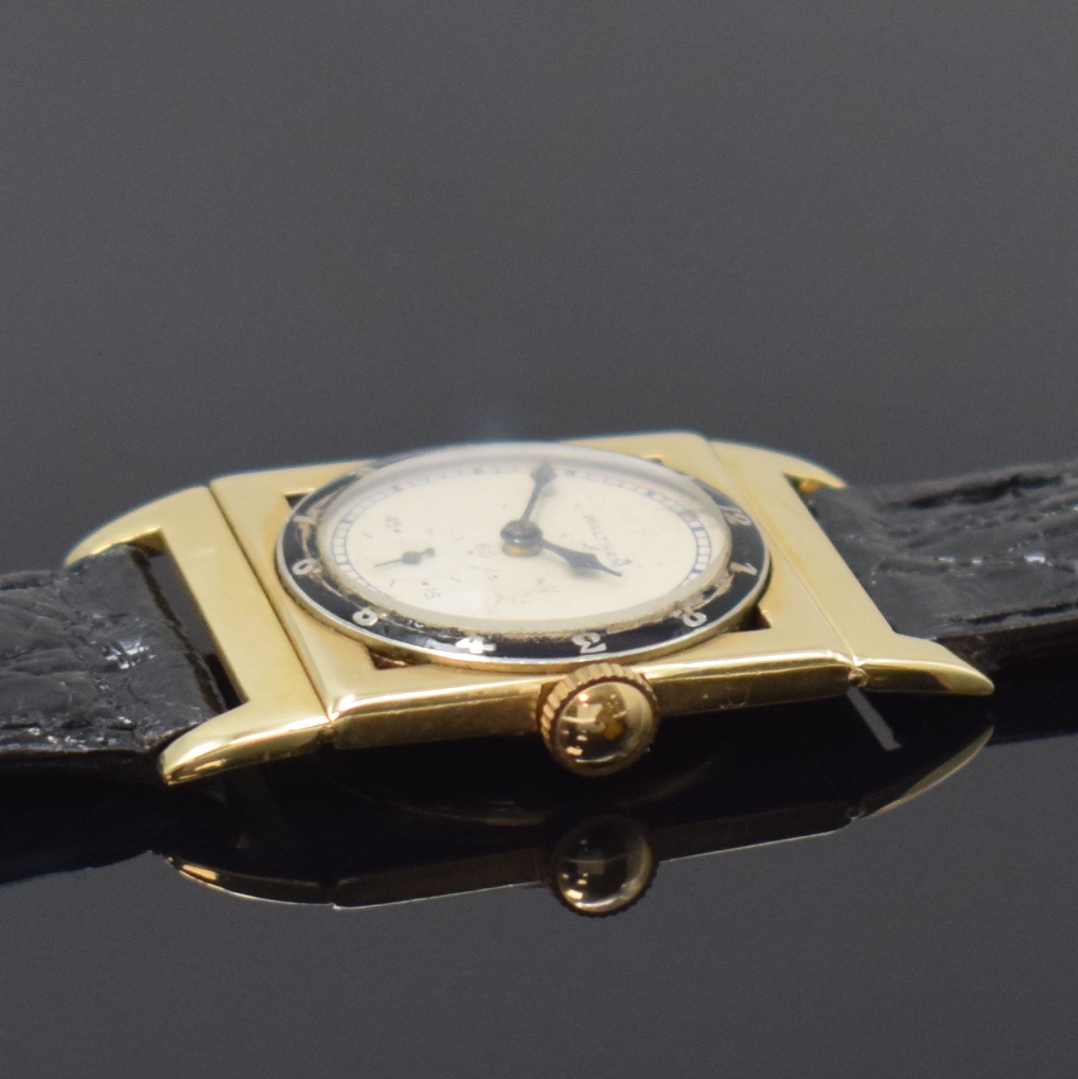 Detail b: WALTHAM seltene rechteckige Armbanduhr in GG 585/000, USA um 1930, Handaufzug, Geh. m. beweglichen Anstößen in der Art der Piping Rock, Boden ...
