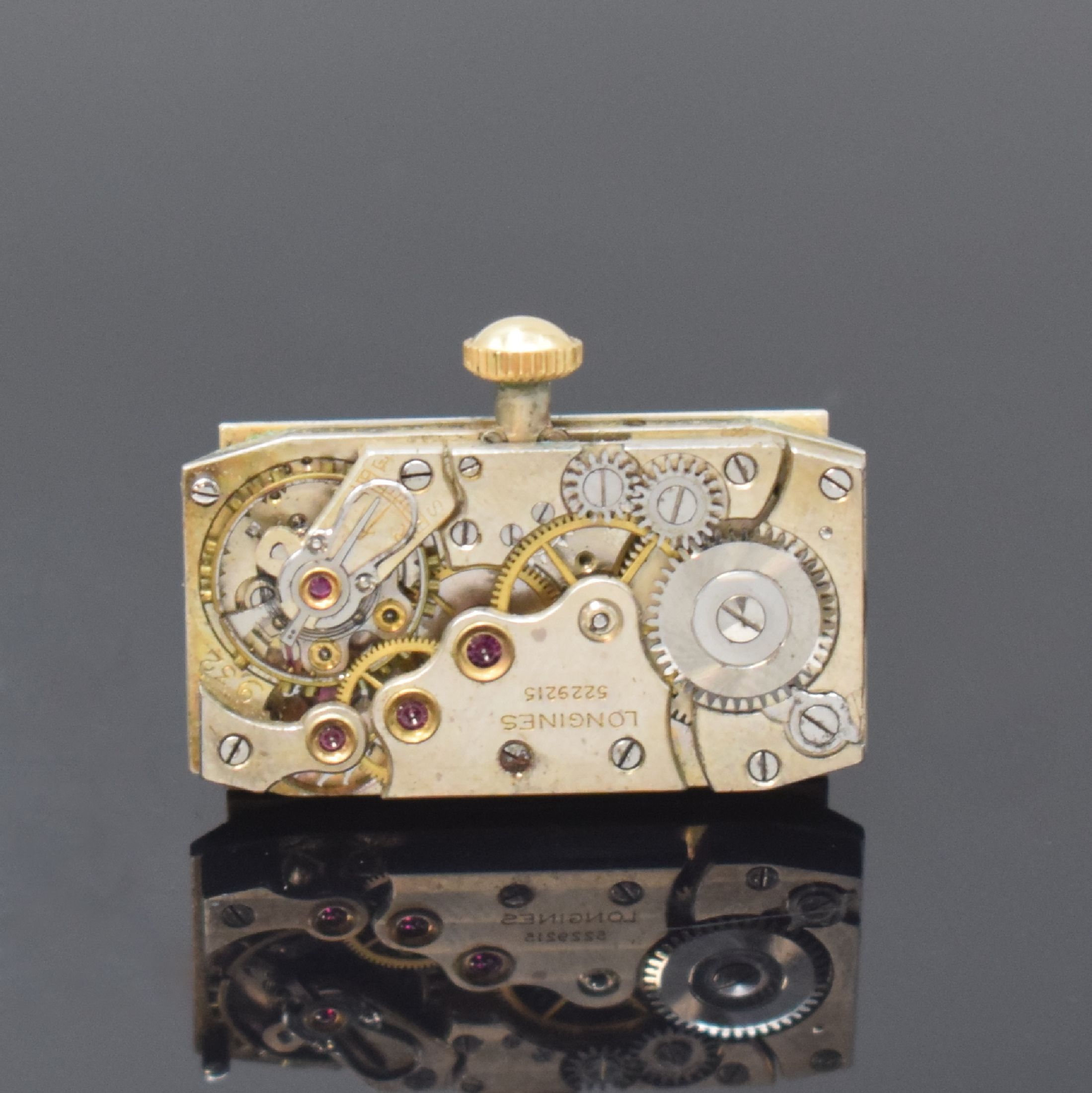 Detail e: LONGINES Super Solo Doctors-Watch seltene rechteckige Armbanduhr in GG 750/000, Schweiz um 1934, Handaufzug, Scharniergeh. m. 2 runden Öffnungen f. ...