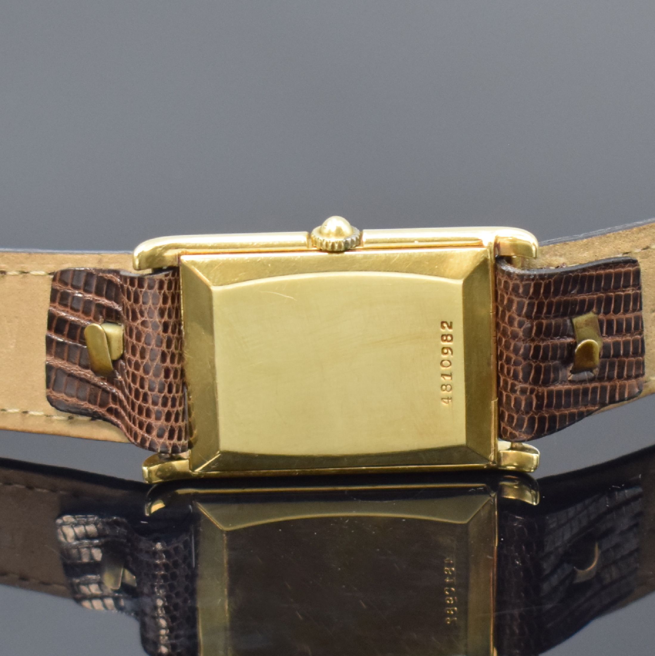 Detail c: LONGINES rechteckige Armbanduhr in GG 750/000, Schweiz um 1929, Handaufzug, Scharniergeh., silb. Zifferbl. rest. m. aufges. gold. Breguet-Zahlen, ...