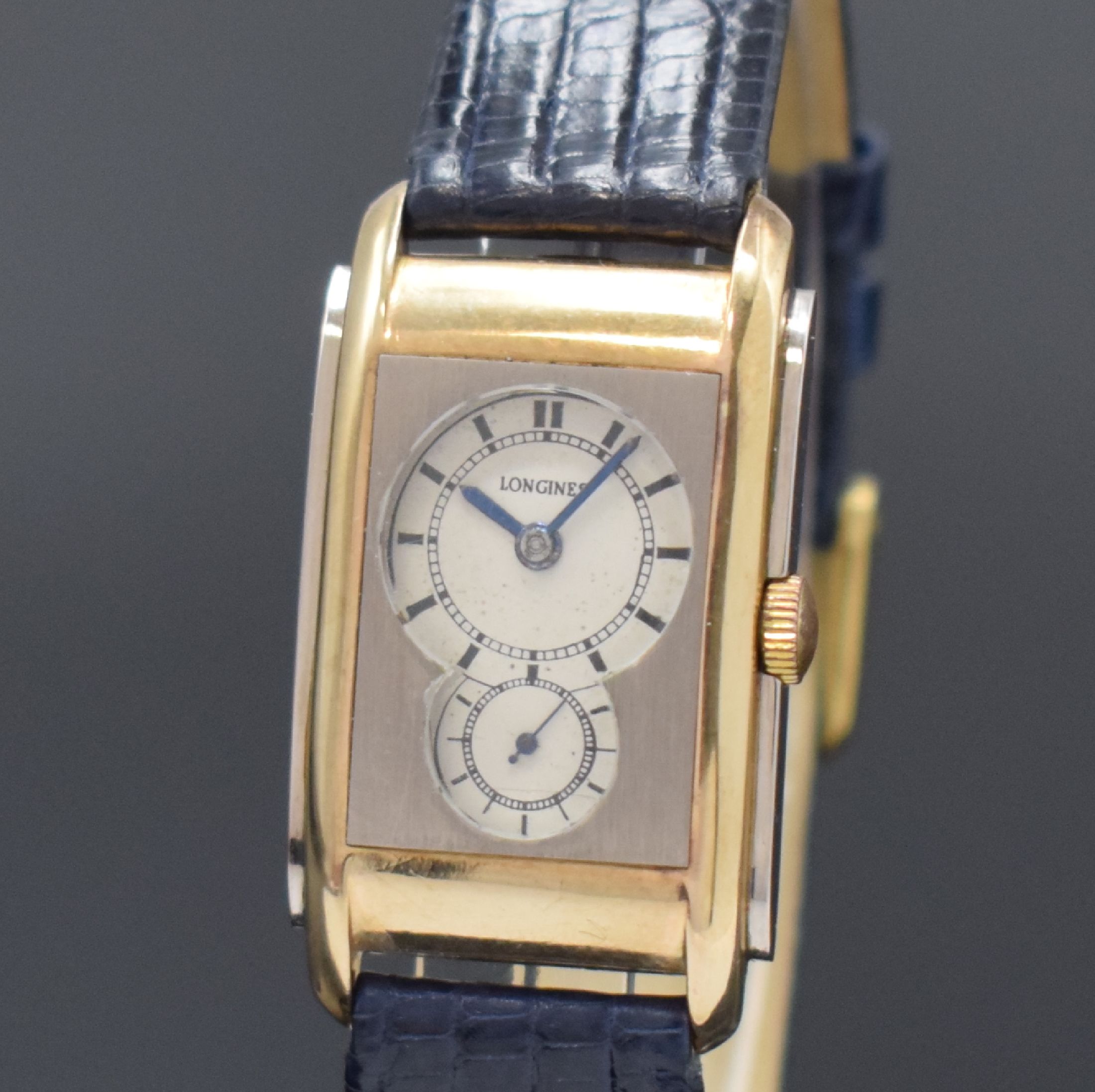 Detail a: LONGINES Duo-Dial seltene rechteckige Armbanduhr in 9k Gold, Schweiz um 1933, Handaufzug, Scharniergeh. m. Werk Nummerngleich, Weißgold Front u. ...