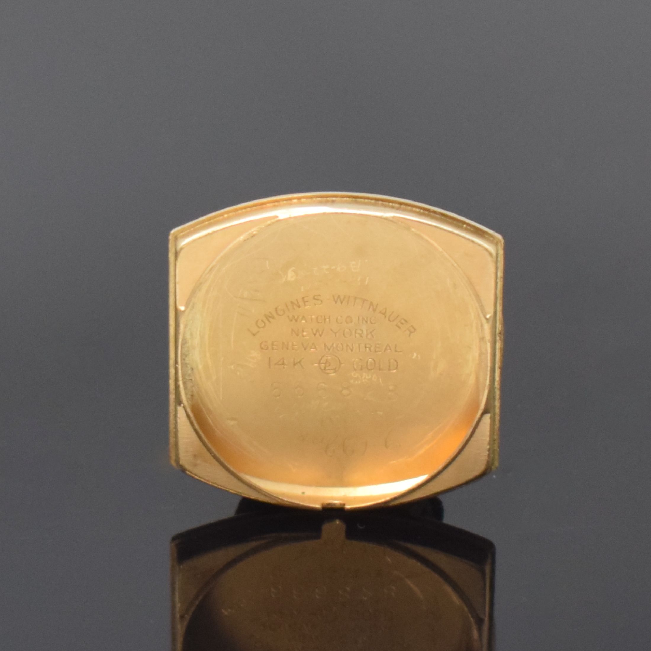 Detail b: LONGINES 2 goldfilled Armbanduhren, Schweiz / USA um 1948, Handaufzug, 2-tlg. Geh., Böden aufgedr., silb. Zifferblätter rest., 1) rechteck., ...