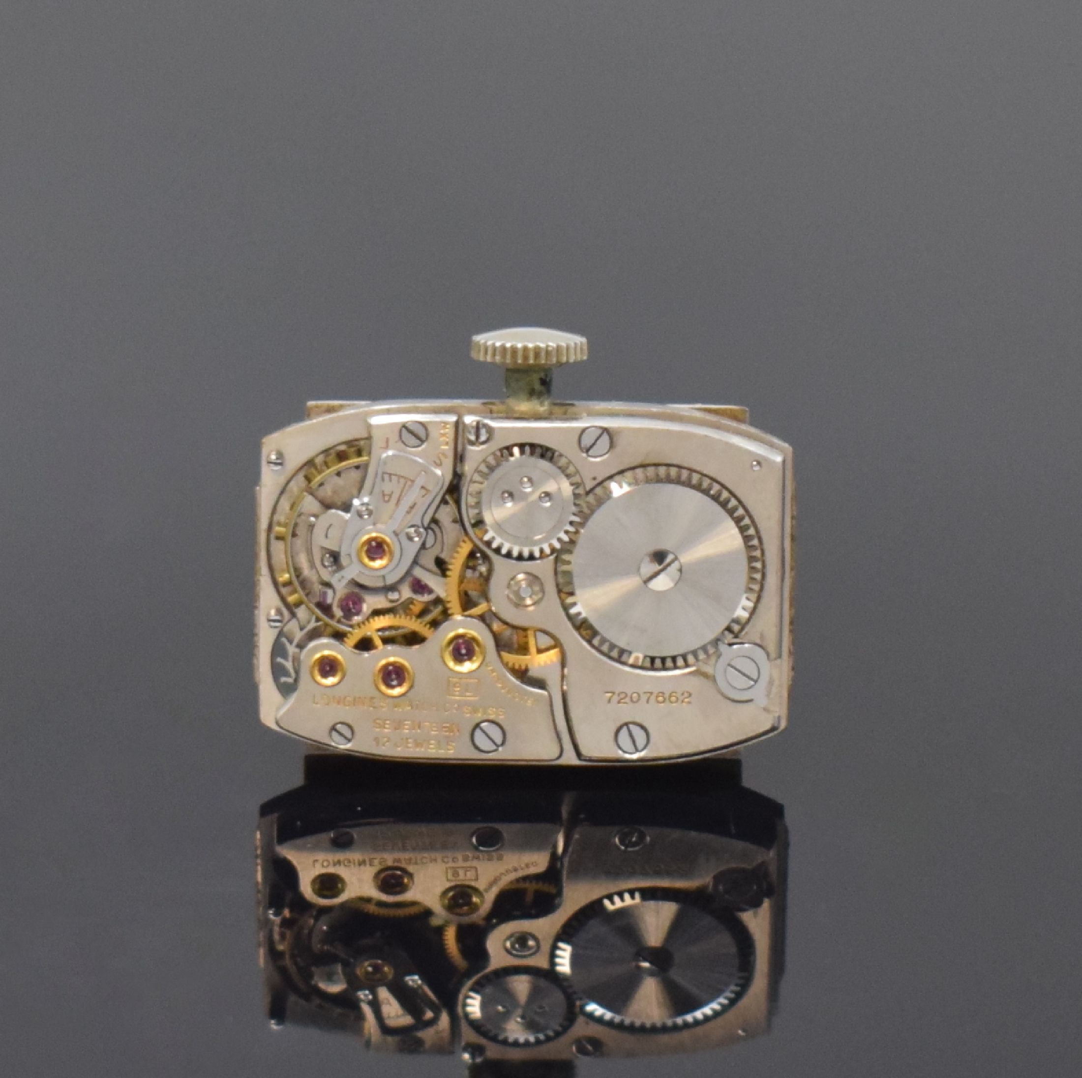 Detail f: LONGINES 2 goldfilled Armbanduhren, Schweiz / USA um 1948, Handaufzug, 2-tlg. Geh., Böden aufgedr., silb. Zifferblätter rest., 1) rechteck., ...