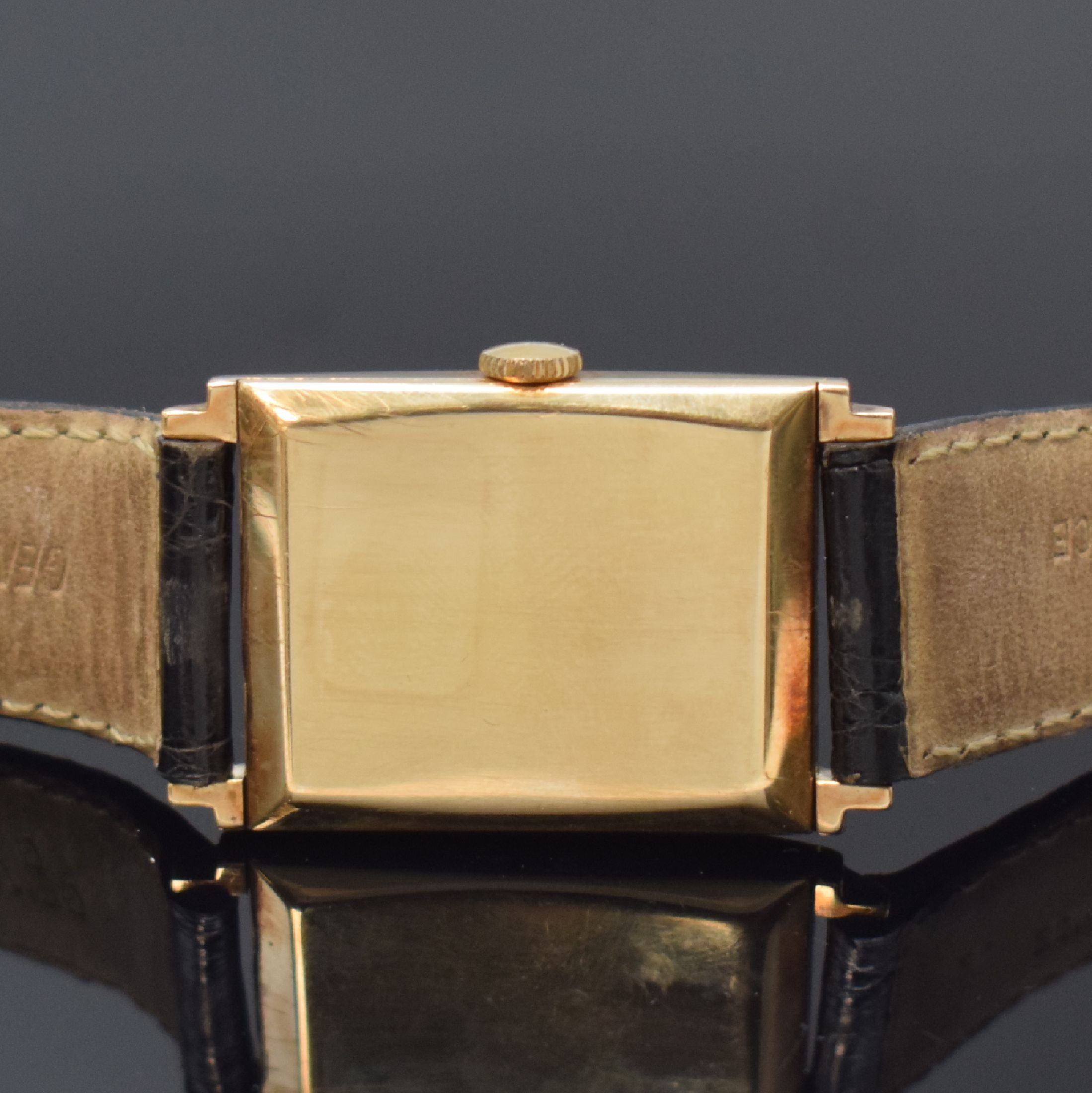 Detail c: LONGINES rechteckige Armbanduhr in GG 585/000, Schweiz / USA um 1930, Handaufzug, 2-tlg. Geh., Boden aufgedr., silb. Zifferbl. rest., gold. Zeiger, ...