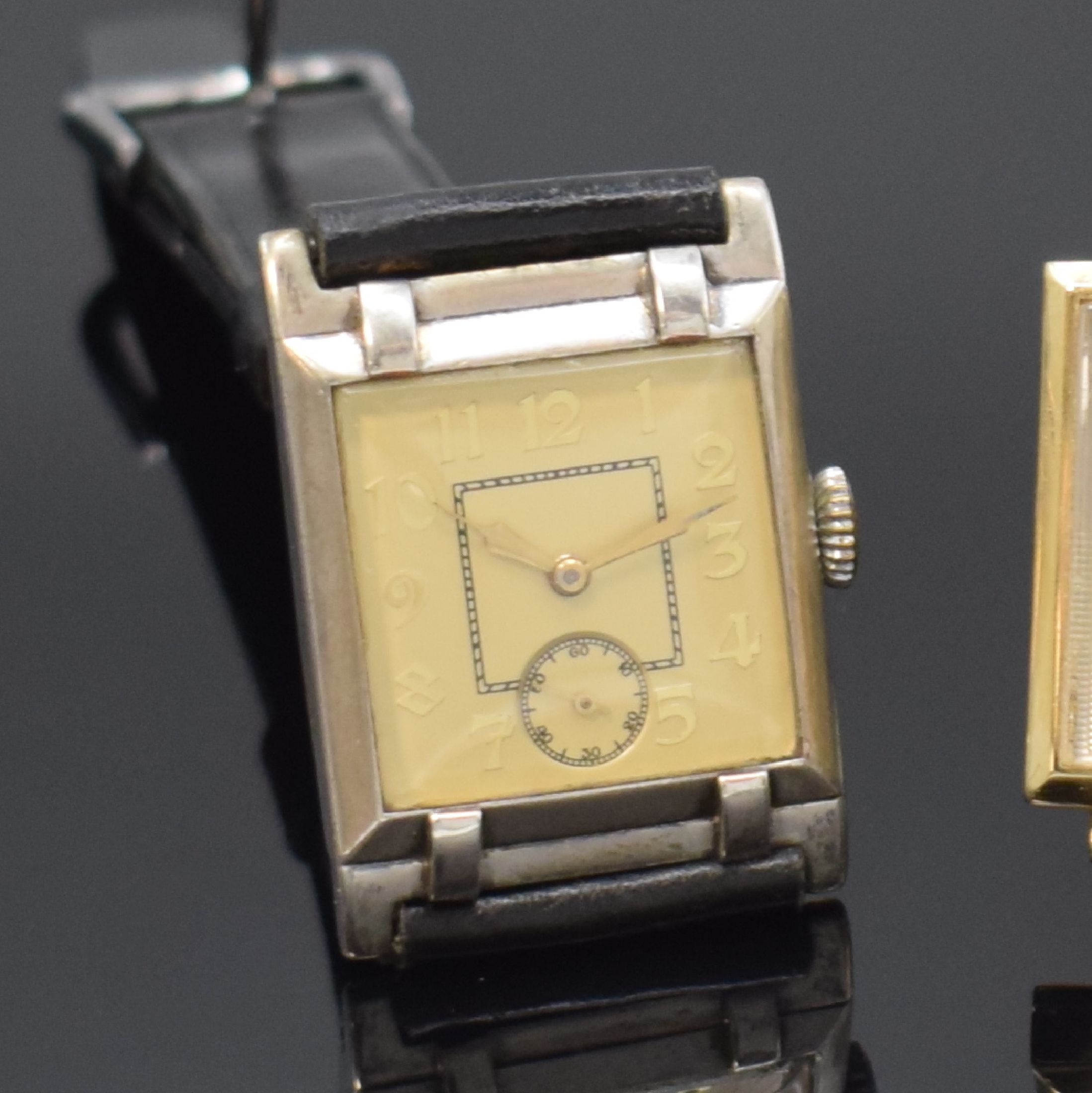 Detail a: LONGINES 2 vergoldete Armbanduhren sowie 1 silberne LEVRETTE, Schweiz / USA um 1930 - 1950, Handaufzug, beide Longines in 2-tlg. ausgefallenen Geh., ...