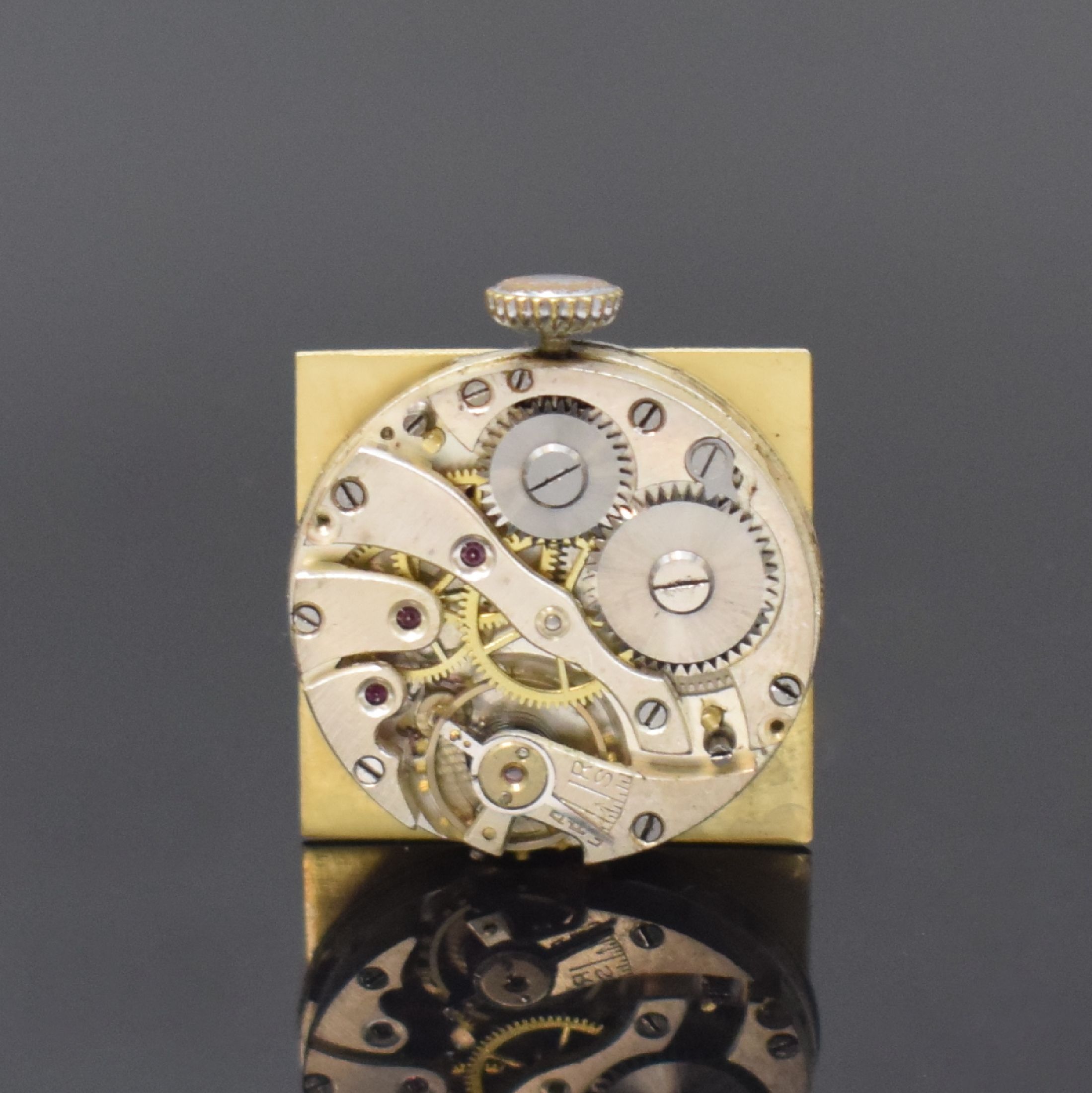 Detail k: LONGINES 2 vergoldete Armbanduhren sowie 1 silberne LEVRETTE, Schweiz / USA um 1930 - 1950, Handaufzug, beide Longines in 2-tlg. ausgefallenen Geh., ...