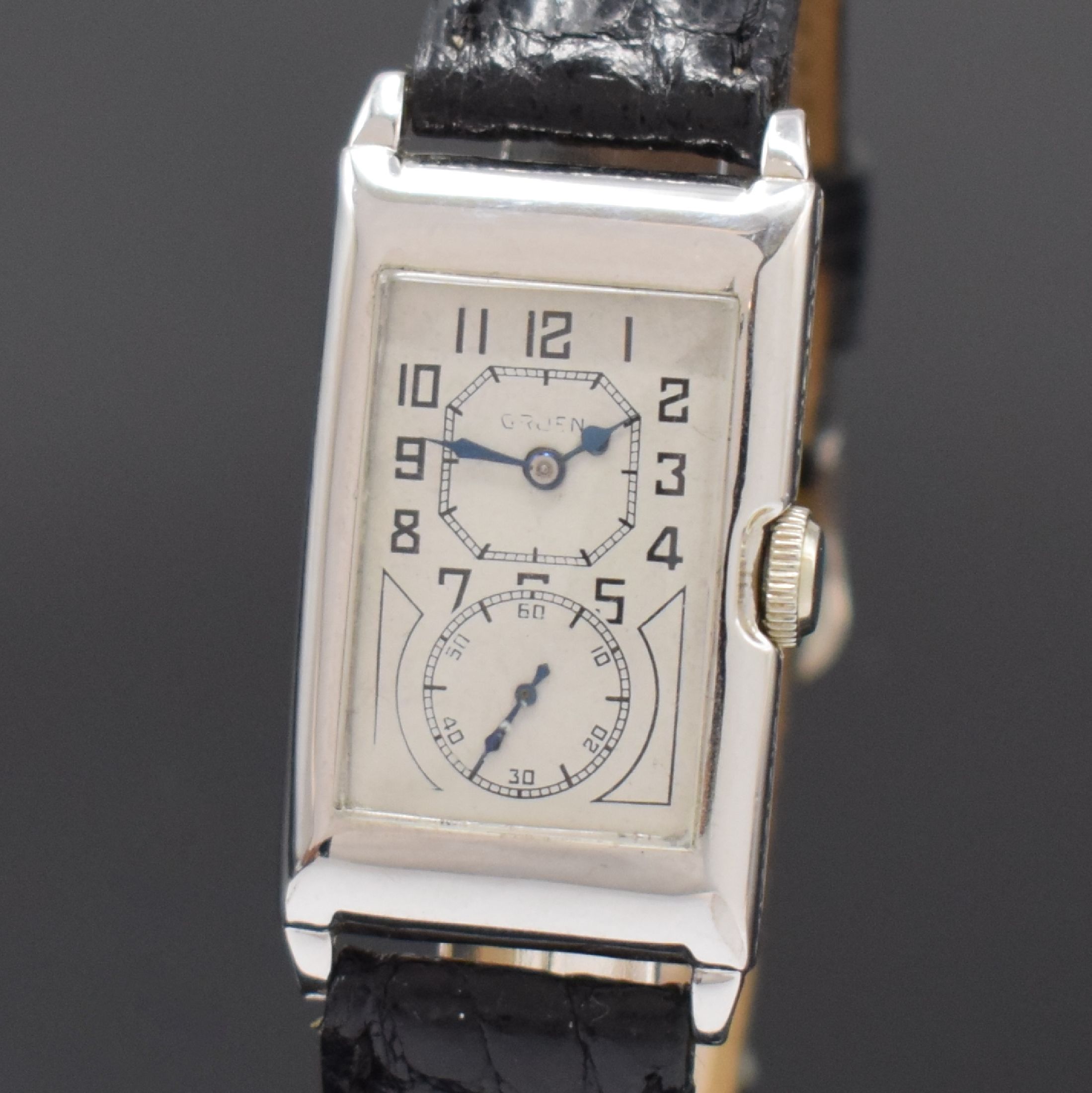 Detail a: GRUEN Duo-Dial rechteckige Armbanduhr 14k WG- filled, Schweiz / USA um 1935, Handaufzug, 2-tlg. Geh. m. grav. Rand, Boden aufgedr., silb. Zifferbl. ...