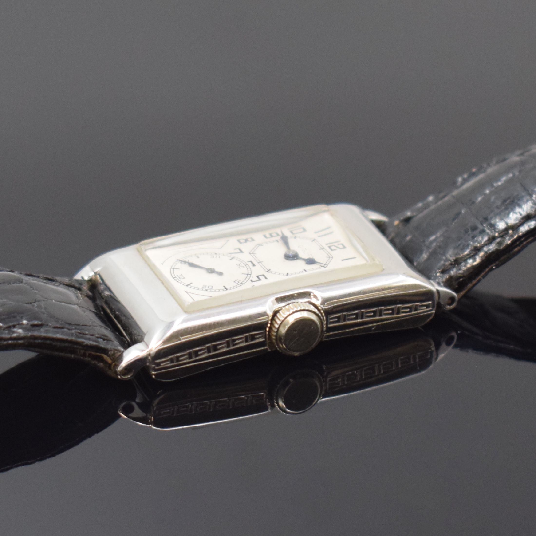 Detail b: GRUEN Duo-Dial rechteckige Armbanduhr 14k WG- filled, Schweiz / USA um 1935, Handaufzug, 2-tlg. Geh. m. grav. Rand, Boden aufgedr., silb. Zifferbl. ...