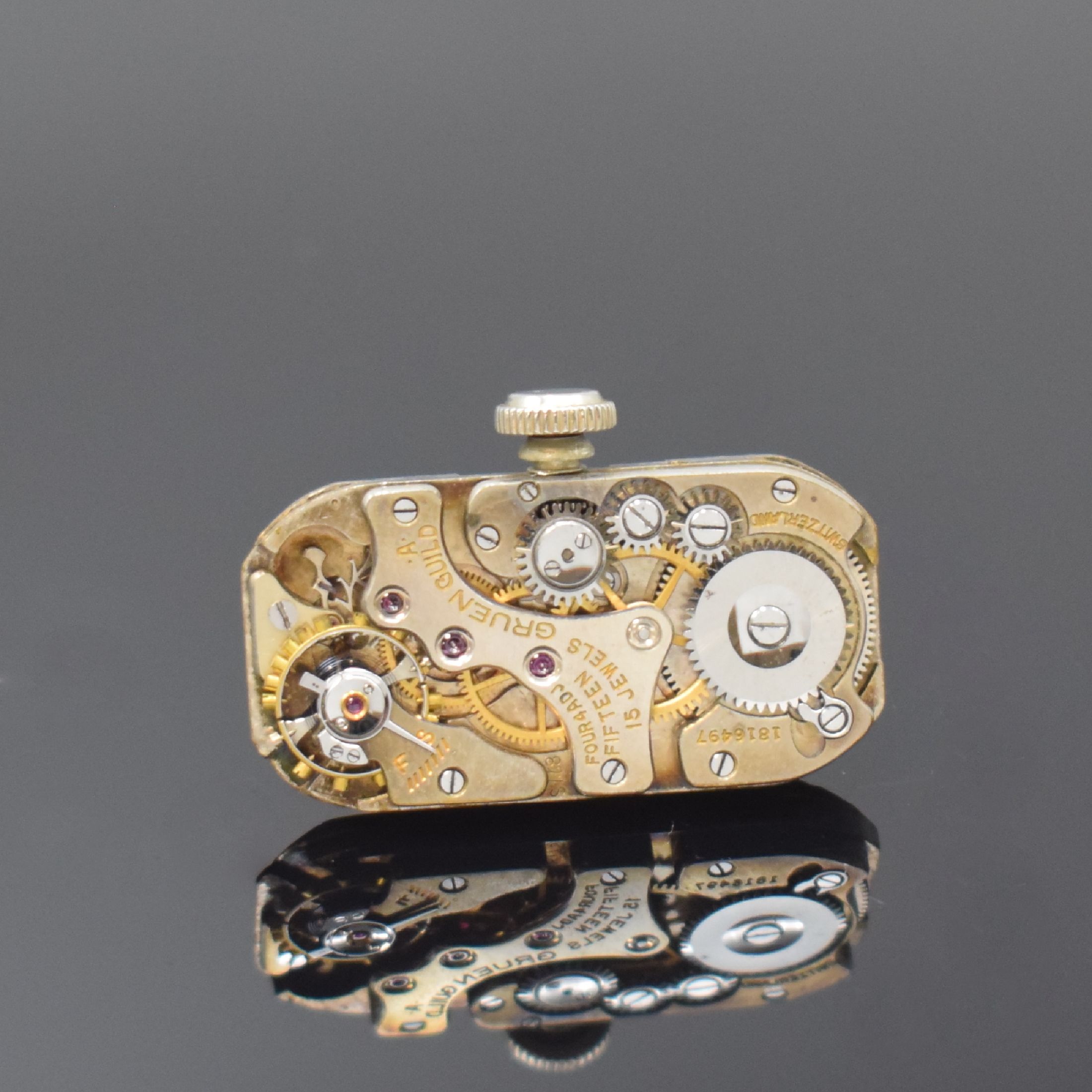 Detail f: GRUEN Duo-Dial rechteckige Armbanduhr 14k WG- filled, Schweiz / USA um 1935, Handaufzug, 2-tlg. Geh. m. grav. Rand, Boden aufgedr., silb. Zifferbl. ...