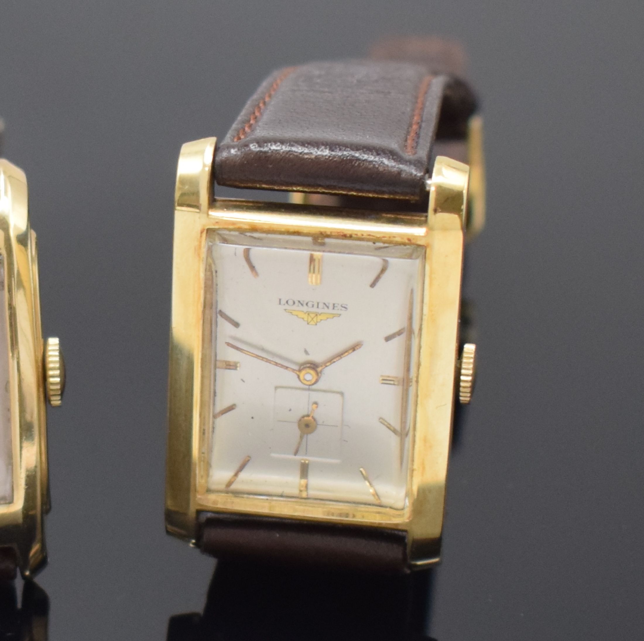 Detail a: LONGINES / GRUEN 2 rechteckige goldfilled Armbanduhren, Schweiz / USA um 1955 / 1945, Handaufzug, 2-tlg. Geh., Böden (Monogramm- Grav.) aufgedr., ...