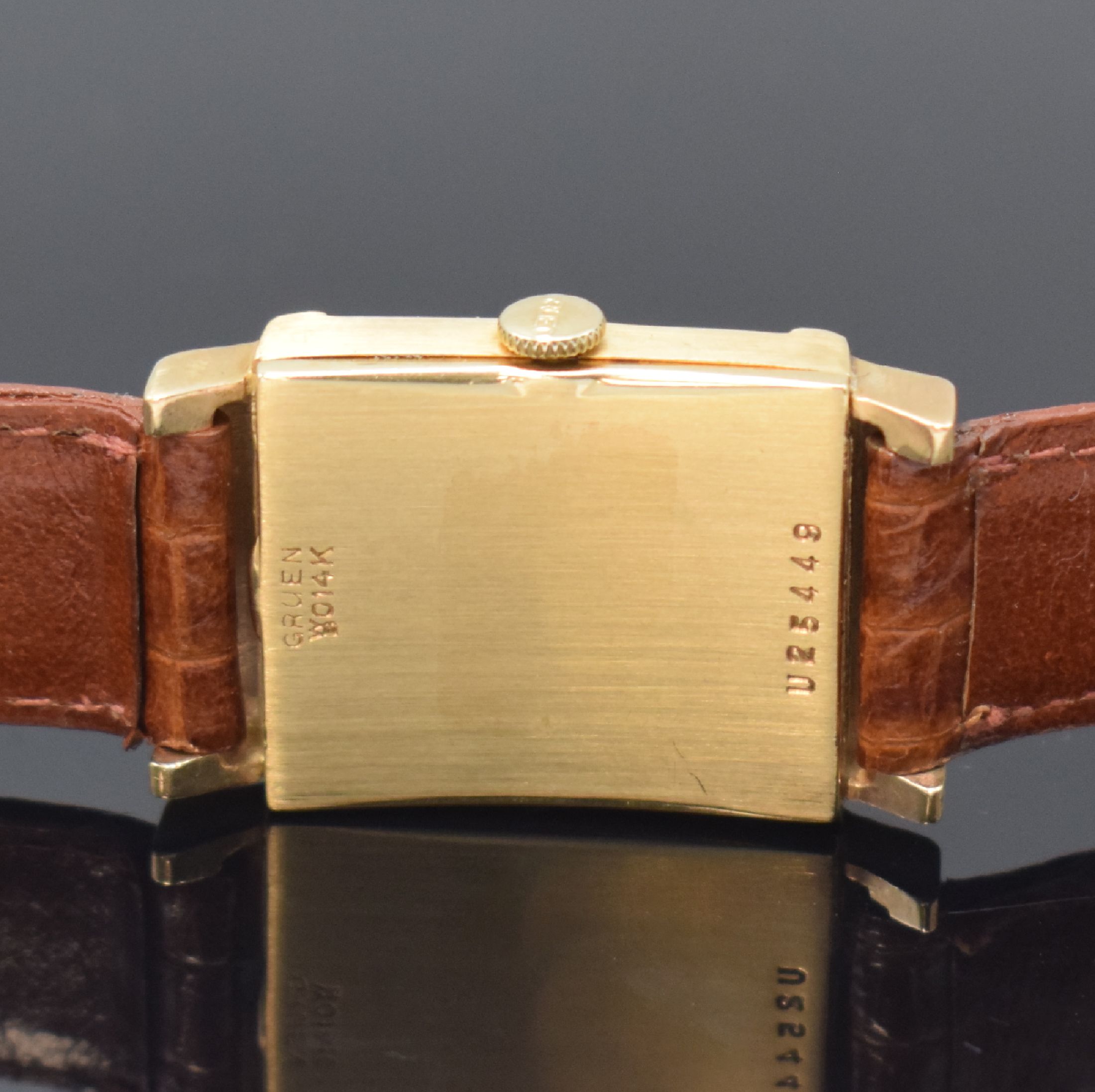 Detail c: GRUEN Curvex rechteckige Armbanduhr Ref. 440- 584 in GG 585/000, Schweiz / USA um 1940, Handaufzug, 2-tlg. Geh., facettierte, verdeckte Anstöße, ...
