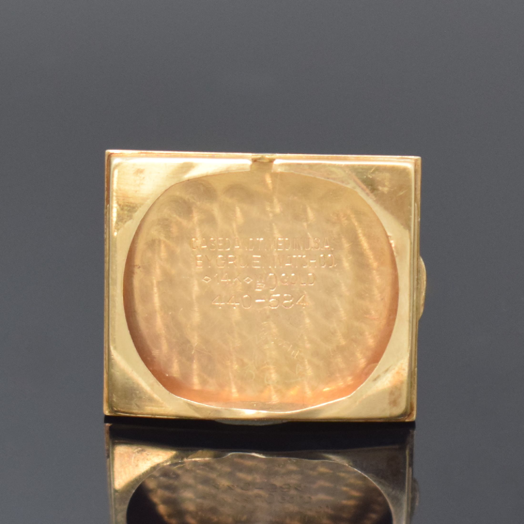 Detail d: GRUEN Curvex rechteckige Armbanduhr Ref. 440- 584 in GG 585/000, Schweiz / USA um 1940, Handaufzug, 2-tlg. Geh., facettierte, verdeckte Anstöße, ...