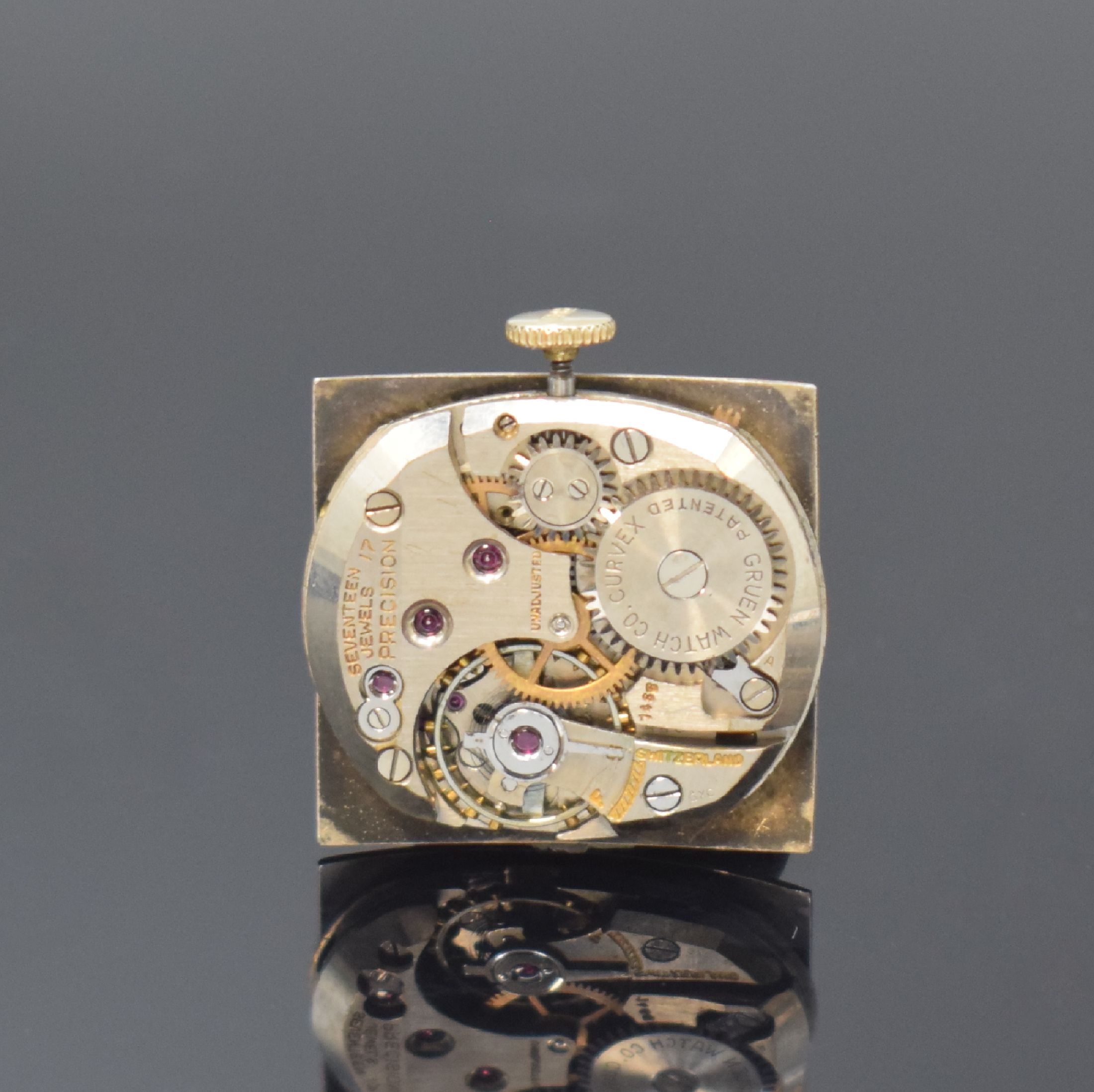 Detail e: GRUEN Curvex rechteckige Armbanduhr Ref. 440- 584 in GG 585/000, Schweiz / USA um 1940, Handaufzug, 2-tlg. Geh., facettierte, verdeckte Anstöße, ...