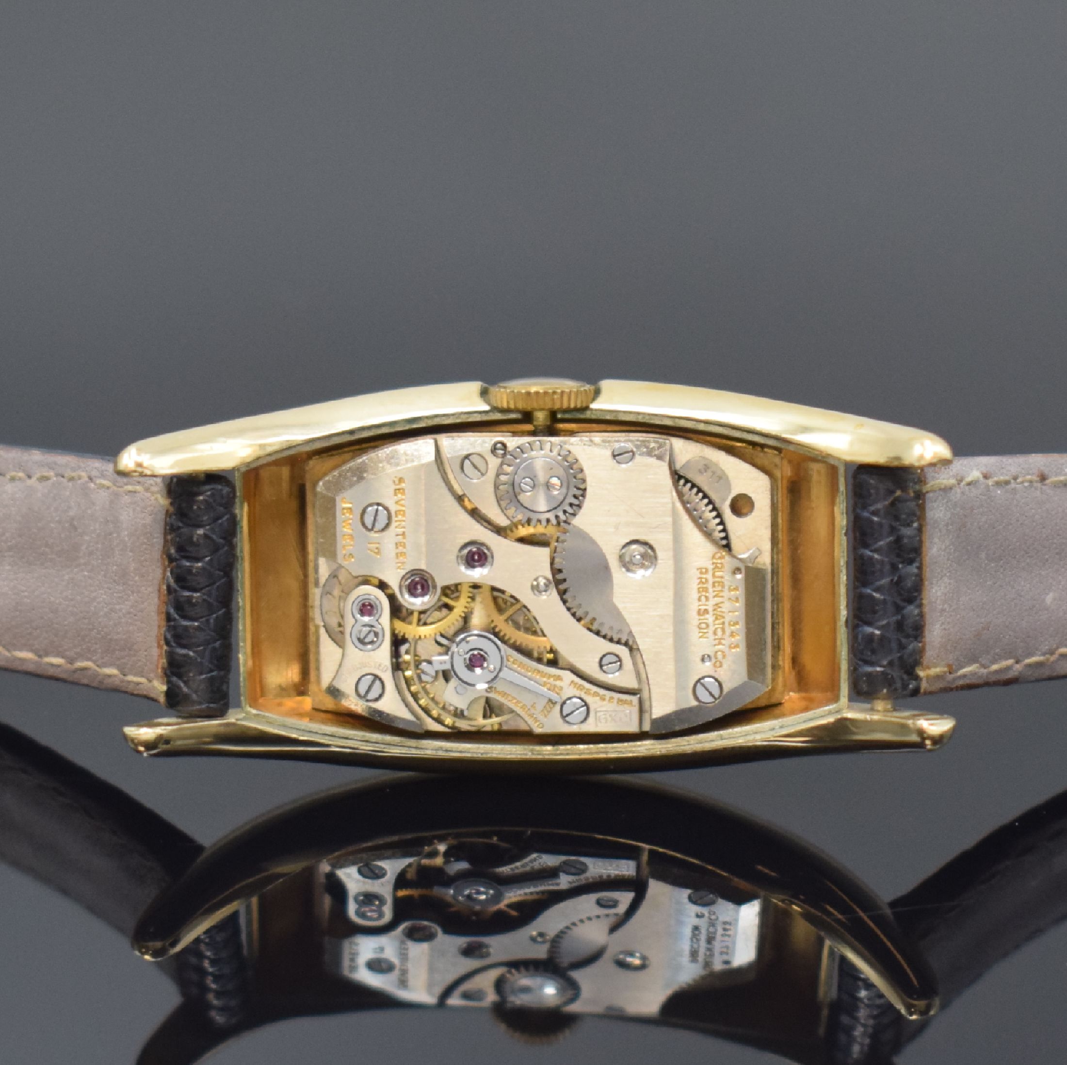 Detail d: GRUEN Curvex Precision rechteckige Armbanduhr Referenz 311 271 in 14k-goldfilled, Schweiz / USA um 1945, Handaufzug, stark gebogenes 2- tlg. Geh., ...