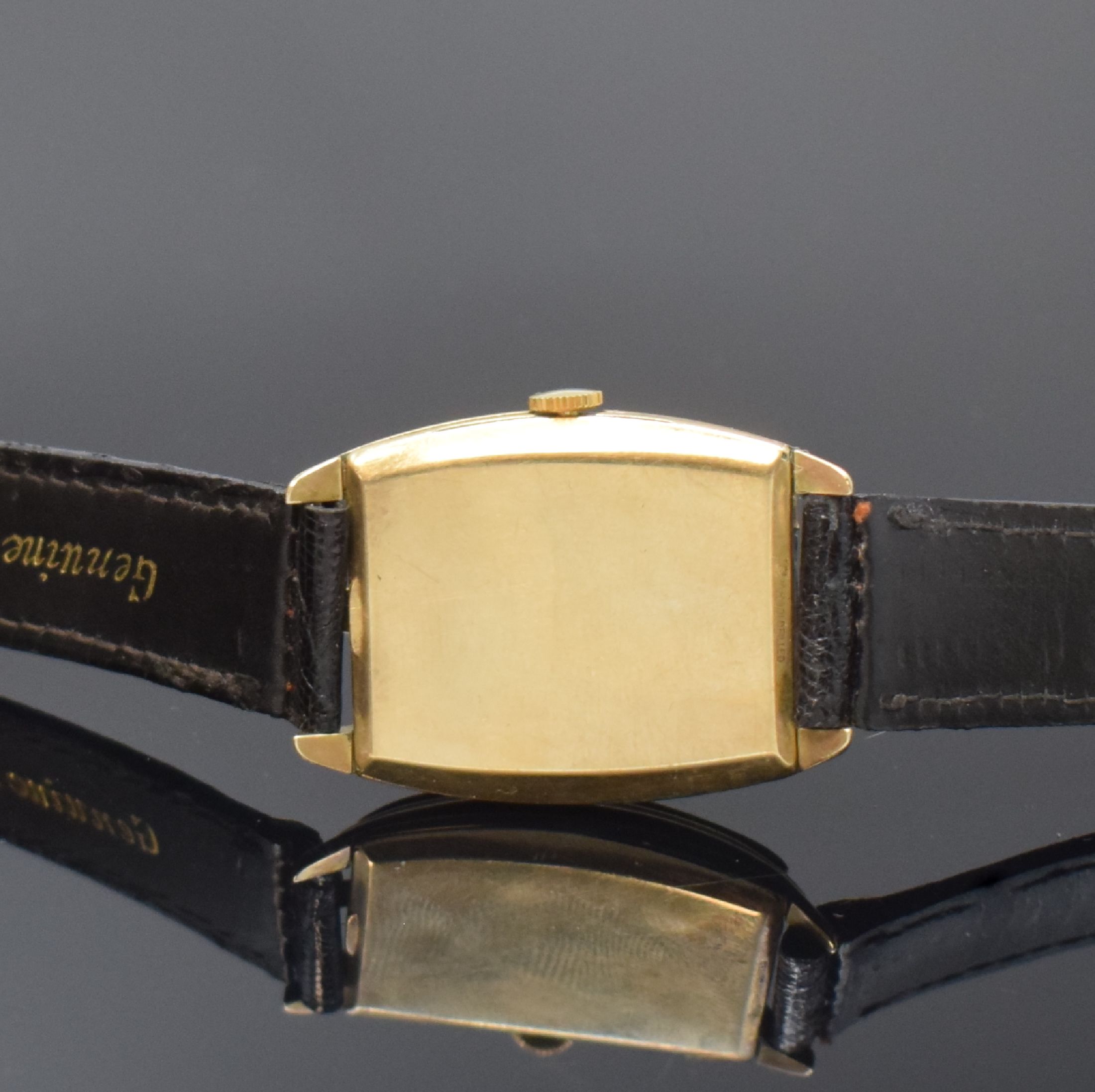 Detail d: GRUEN 3 10k-goldfilled Armbanduhren, Schweiz / USA um 1945, Handaufzug, 2-tlg. tonneau- förm. Geh., Böden in Stahl / goldfilled aufgedr., silb. ...