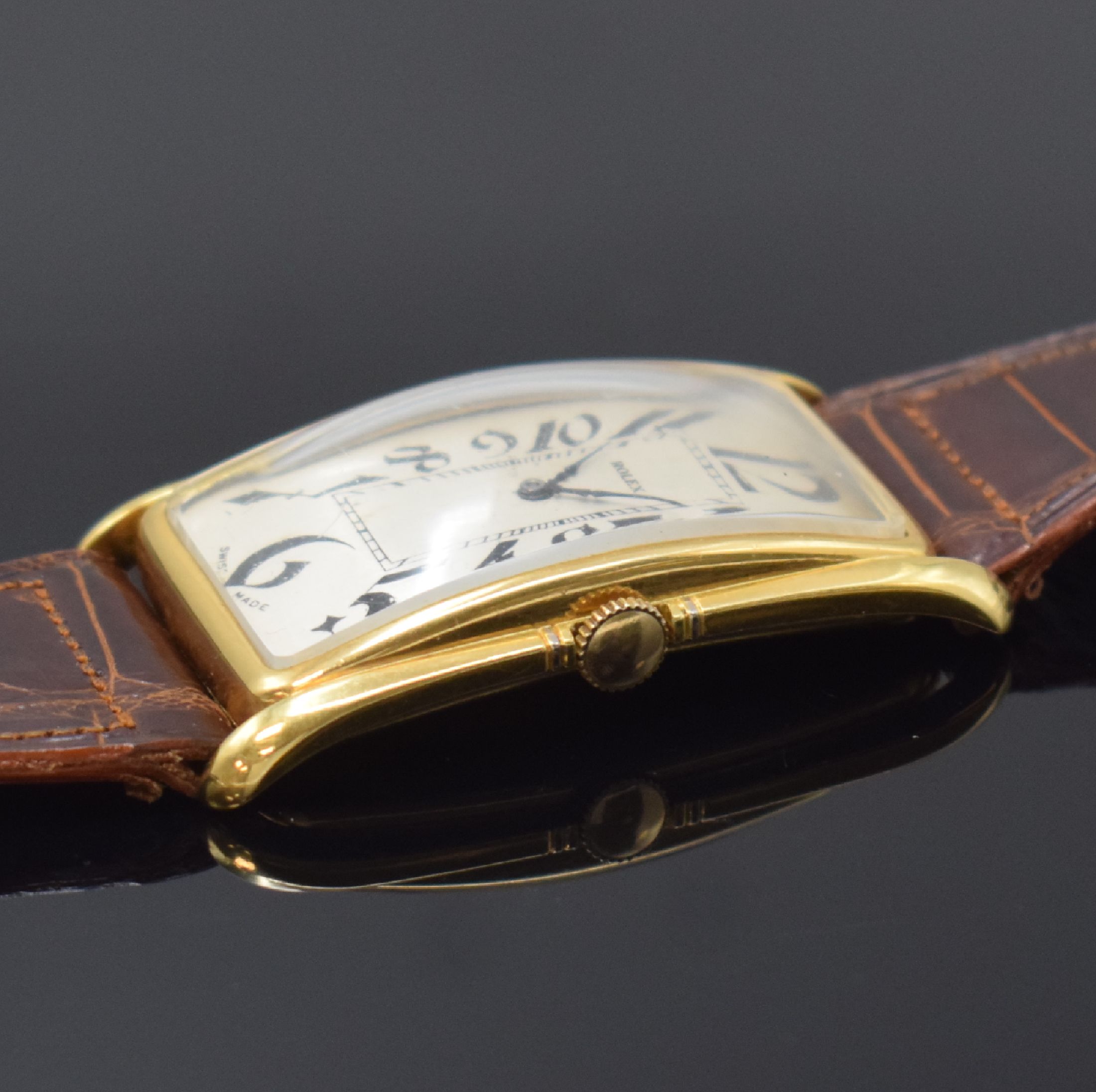Detail b: ROLEX große rechteckige Armbanduhr in GG 750/000, Schweiz / England um 1920, Handaufzug, 2-tlg. Geh. m. geschweiften Seiten, Boden m. London ...