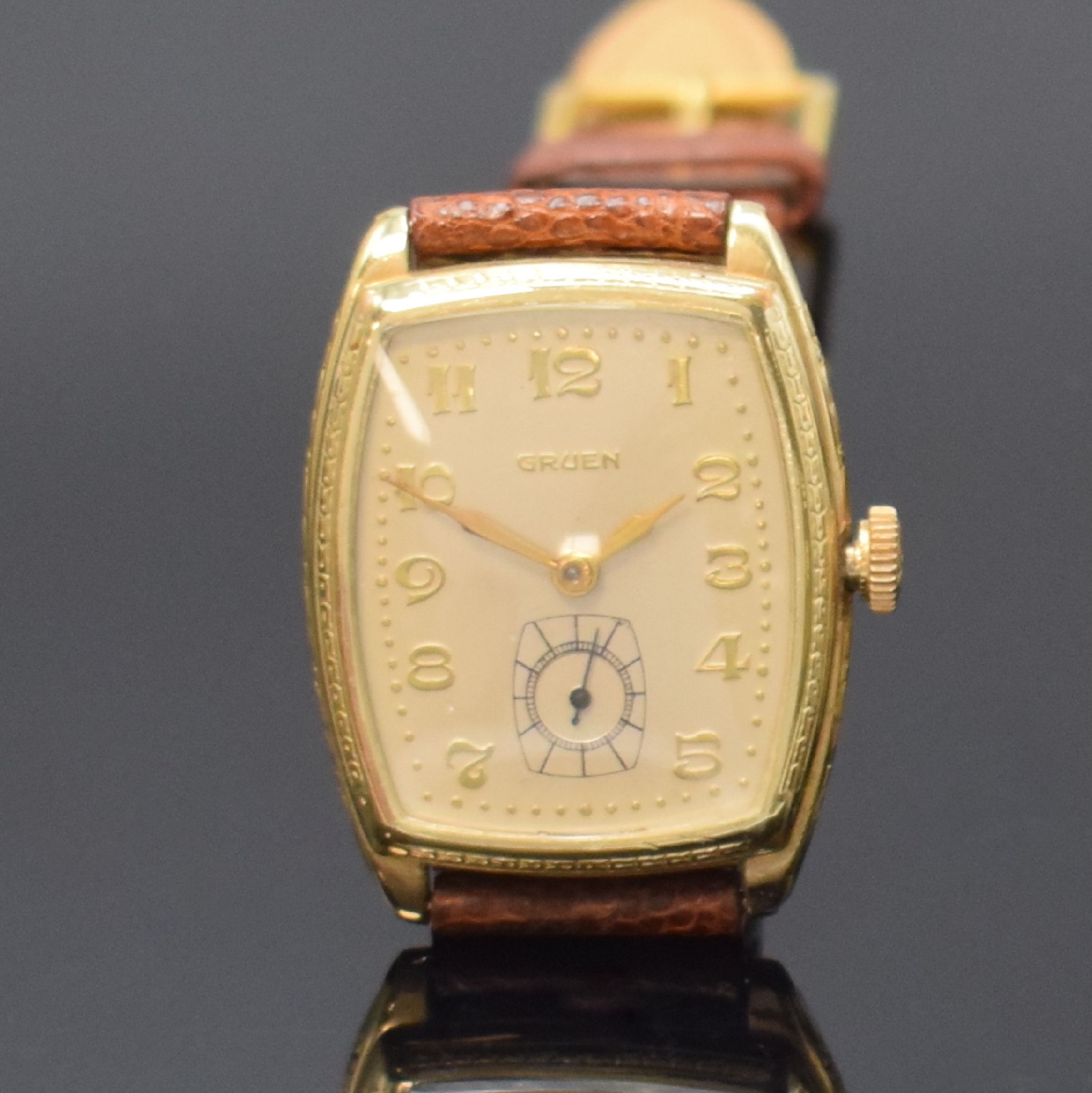 Detail a: GRUEN 2 Armbanduhren in 14k WG/GG-filled, USA / Schweiz um 1925, Handaufzug, tonneau- förm. Geh. m. grav. Rand, Böden aufgedr., silb. ...