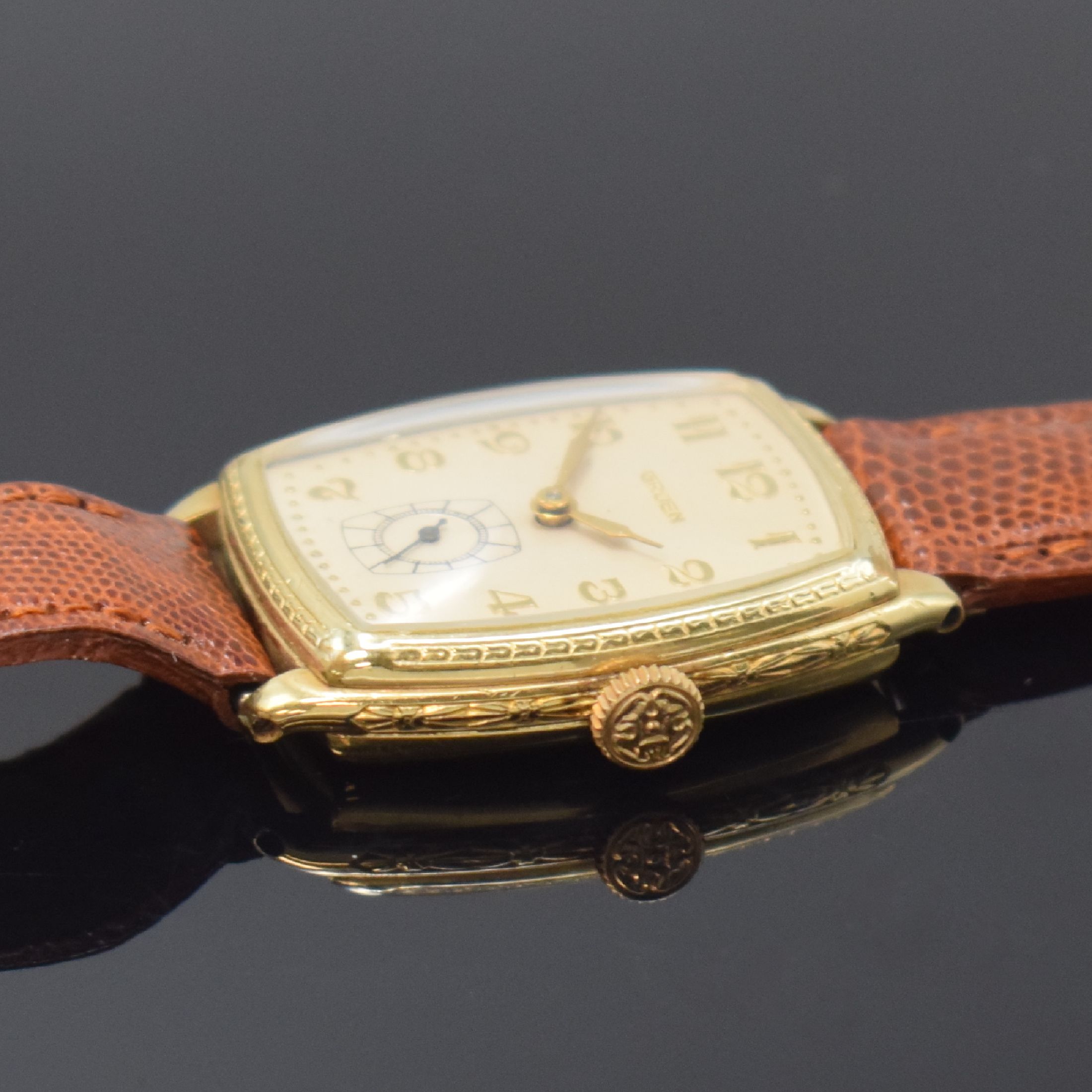 Detail c: GRUEN 2 Armbanduhren in 14k WG/GG-filled, USA / Schweiz um 1925, Handaufzug, tonneau- förm. Geh. m. grav. Rand, Böden aufgedr., silb. ...