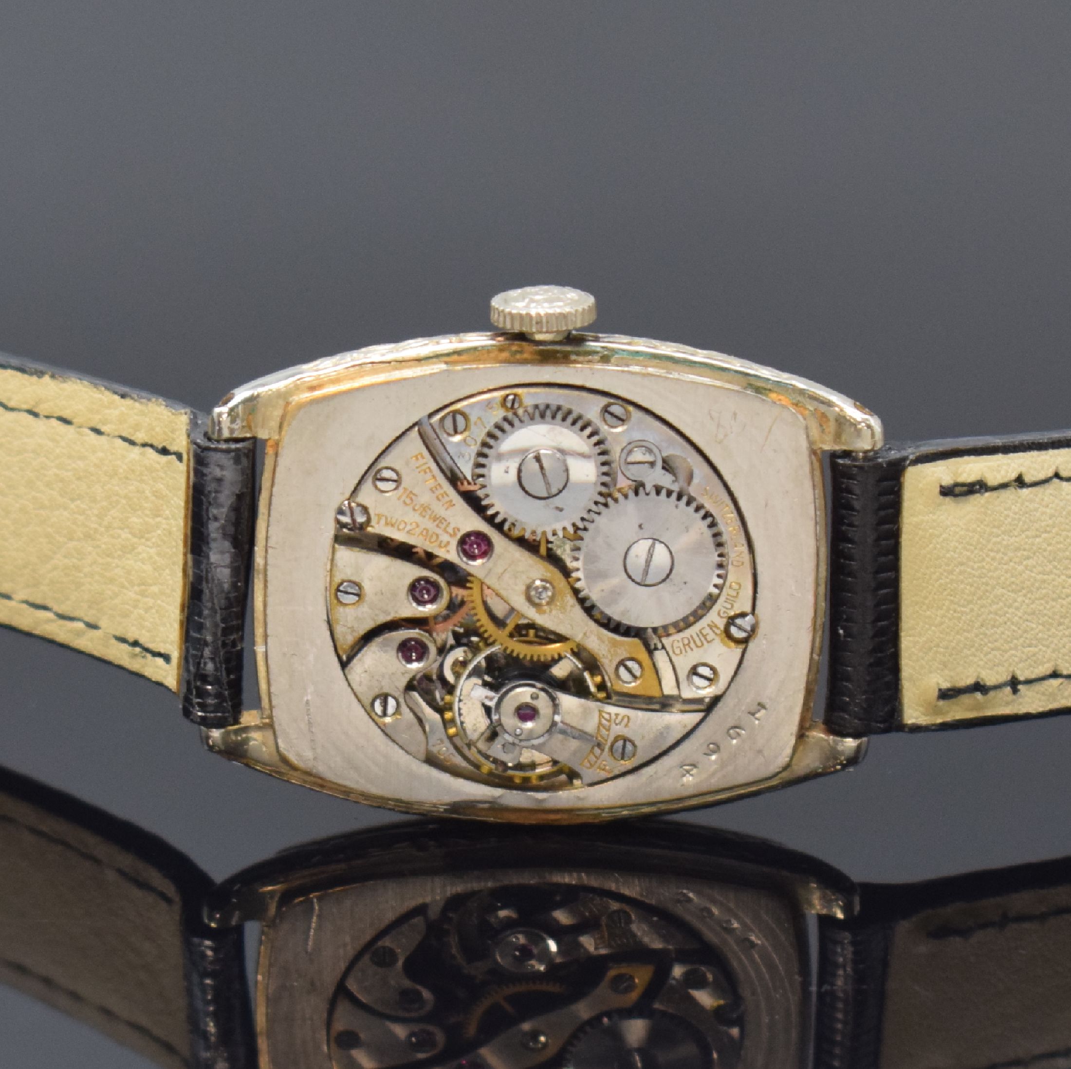 Detail j: GRUEN 2 Armbanduhren in 14k WG/GG-filled, USA / Schweiz um 1925, Handaufzug, tonneau- förm. Geh. m. grav. Rand, Böden aufgedr., silb. ...