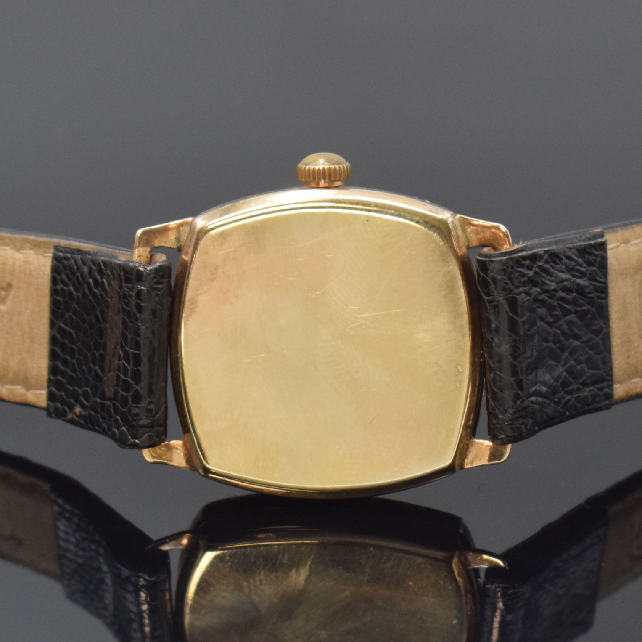 Detail b: TAVANNES seltene Armbanduhr im GG 375/000 BORGEL-Gehäuse, Schweiz um 1920, Handaufzug,Carré-Cambré-Geh., über Riffel-Lünette verschr., ...